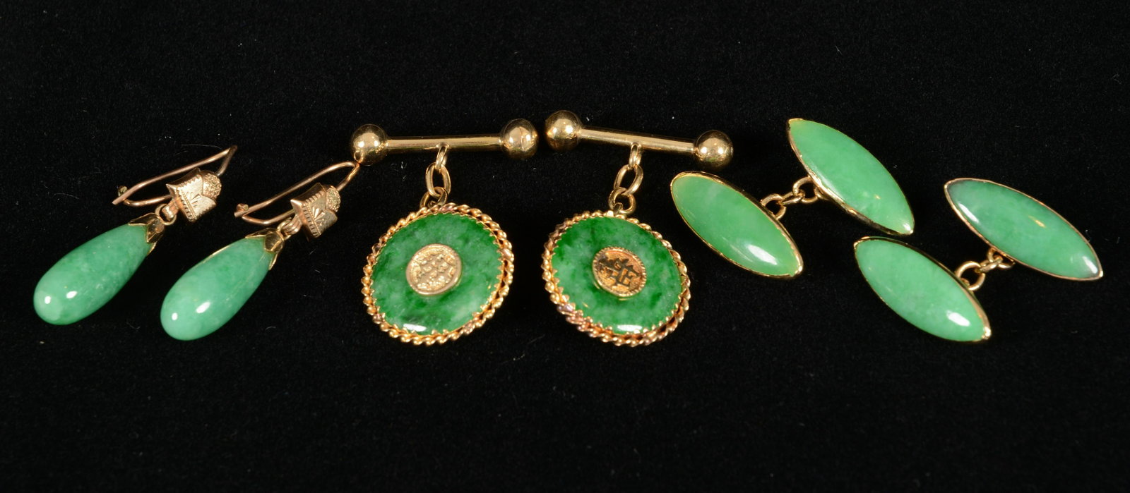 Lot of Jewelry: Lot of jewelry. China. Bright green jadeite. To include: two pairs of cufflinks and a pair of earrings.