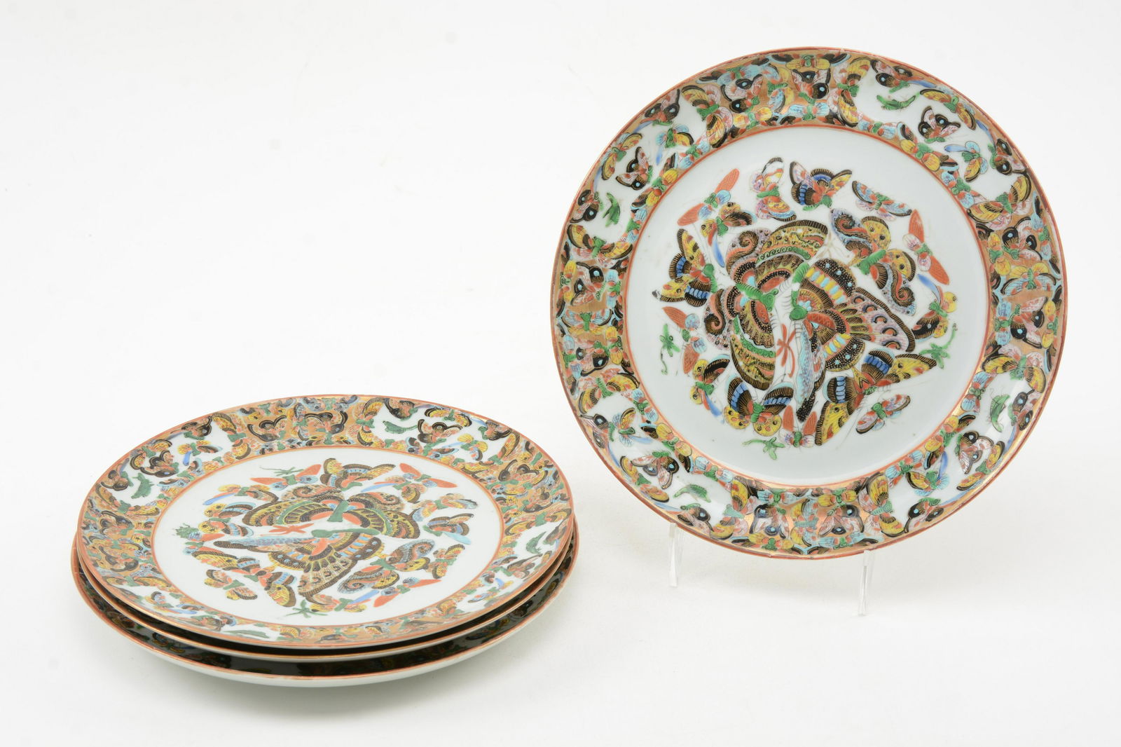Set of Chinese Export Butterfly Dinner Plates (1 of 14)