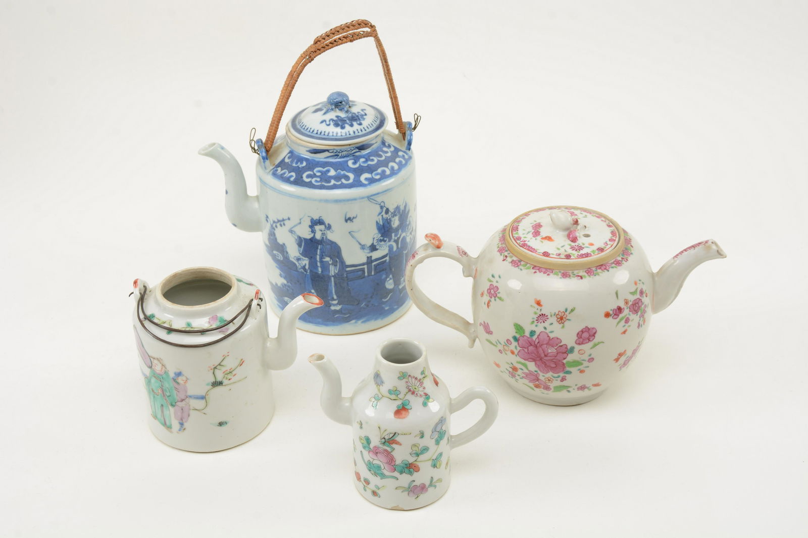 Lot of Chinese Export Teapots. [4] porcelain teapots (1 of 9)