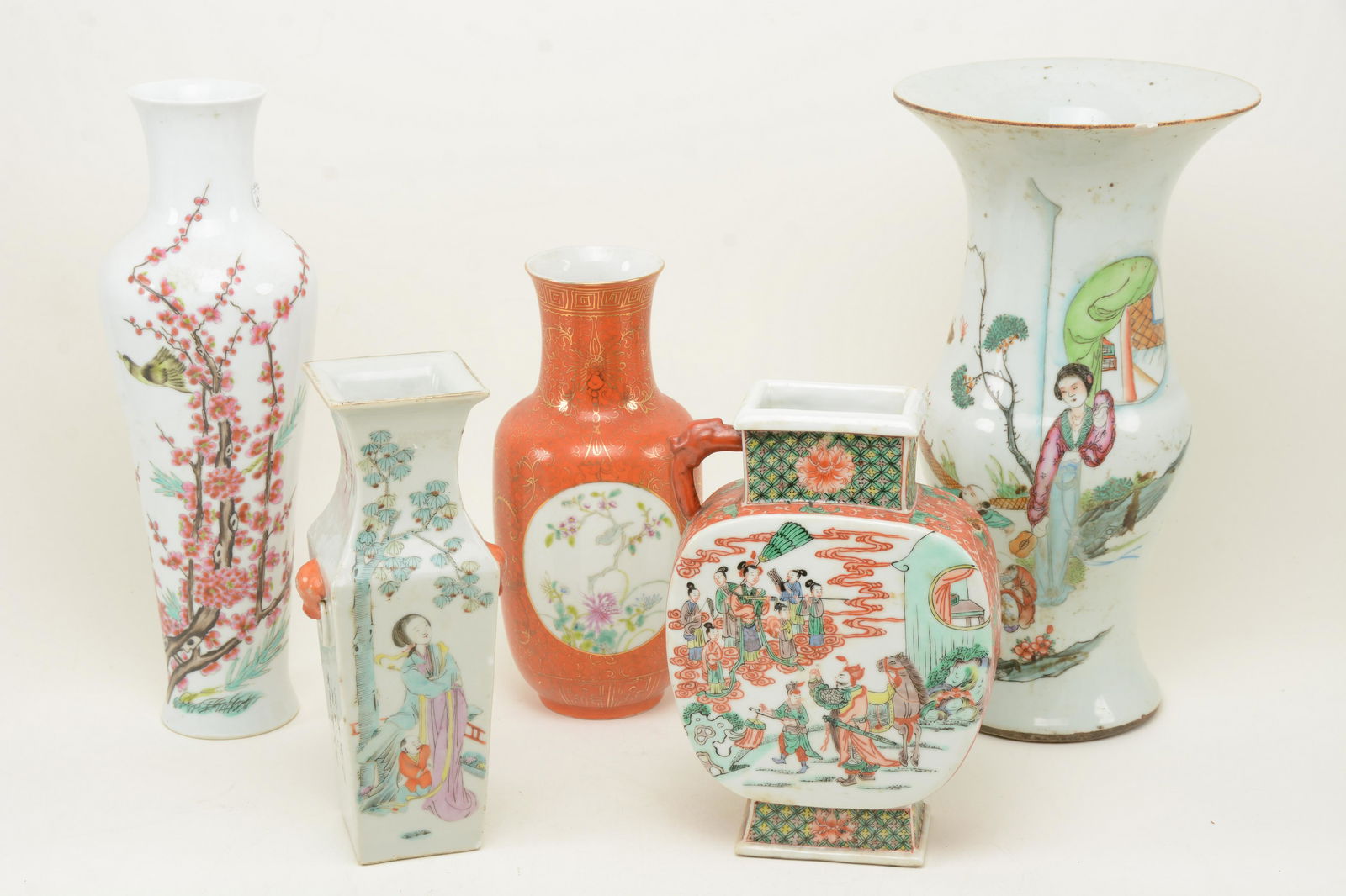 5 Chinese porcelain vases. Famille rose decorated with (1 of 12)