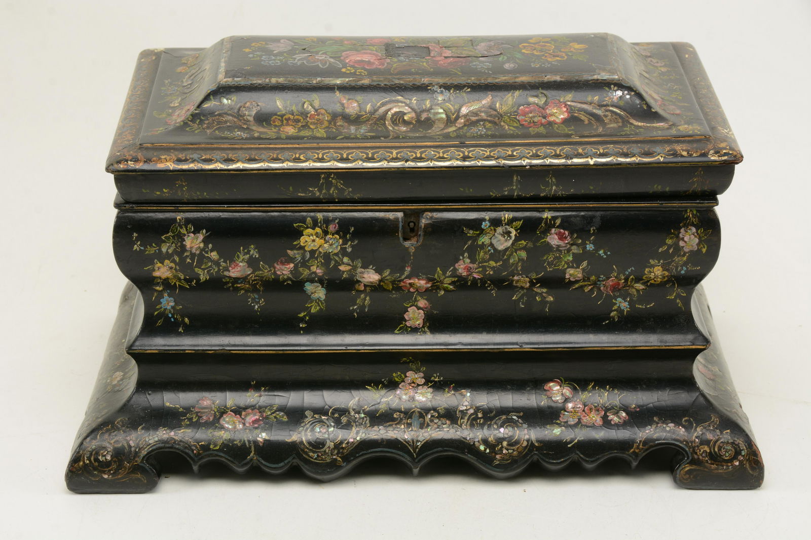 Lacquer and stencil decorated large tea caddy with (1 of 7)