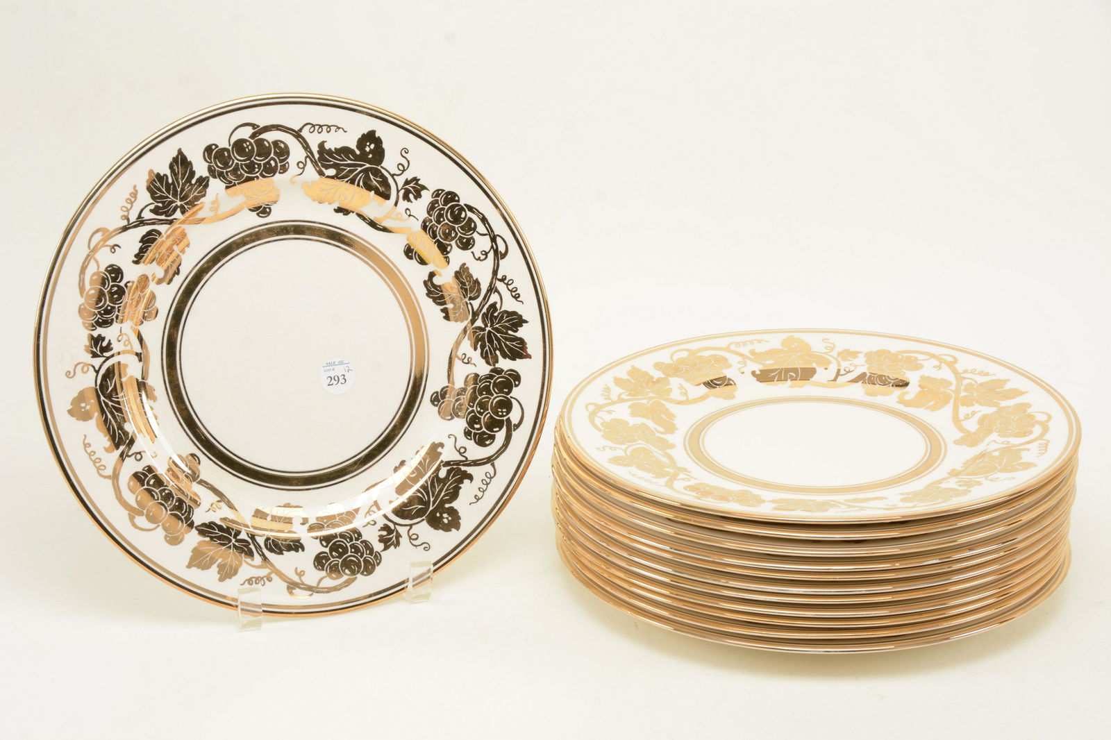 Johnson Bros. Pareek ironstone dinner plates. Gilt (1 of 5)
