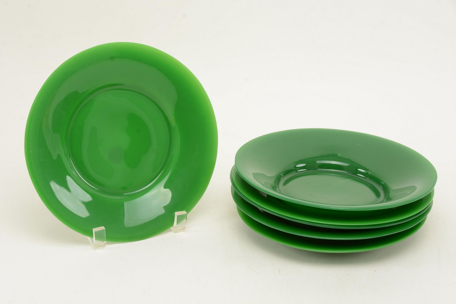 6 Peking glass plates, China 20 th  Century. Jade green (1 of 7)