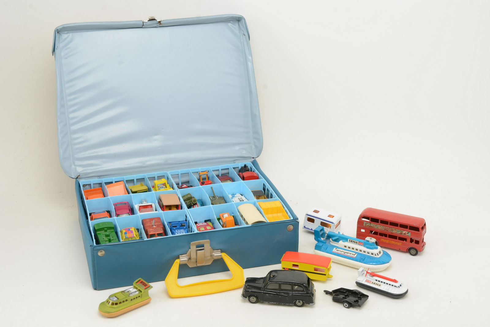 Collection of Matchbox cars with carrying case. Include (1 of 8)