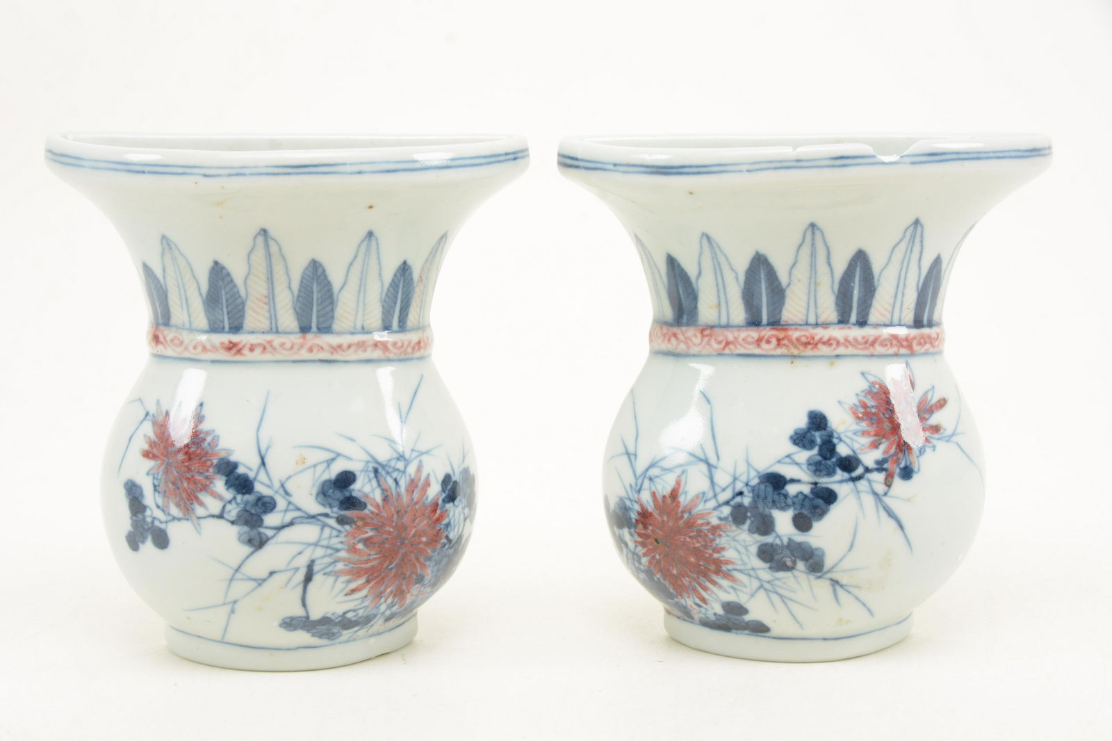 Pair of Chinese porcelain wall vases (1 of 8)