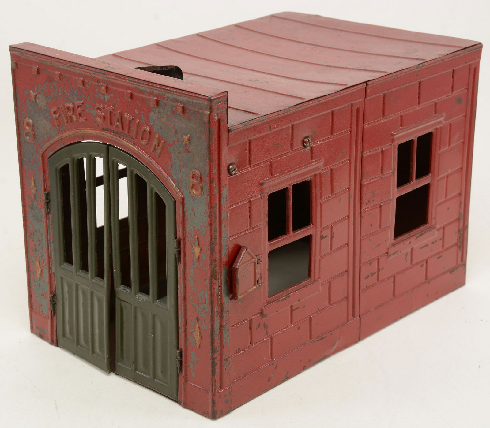 Wilkins clockwork steel firehouse. Clockwork mechanism (1 of 10)