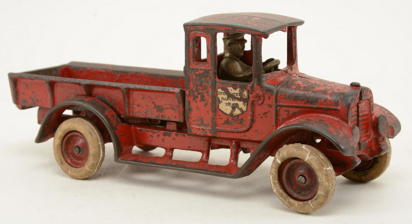 Arcade cast iron international harvester pickup truck. (1 of 10)