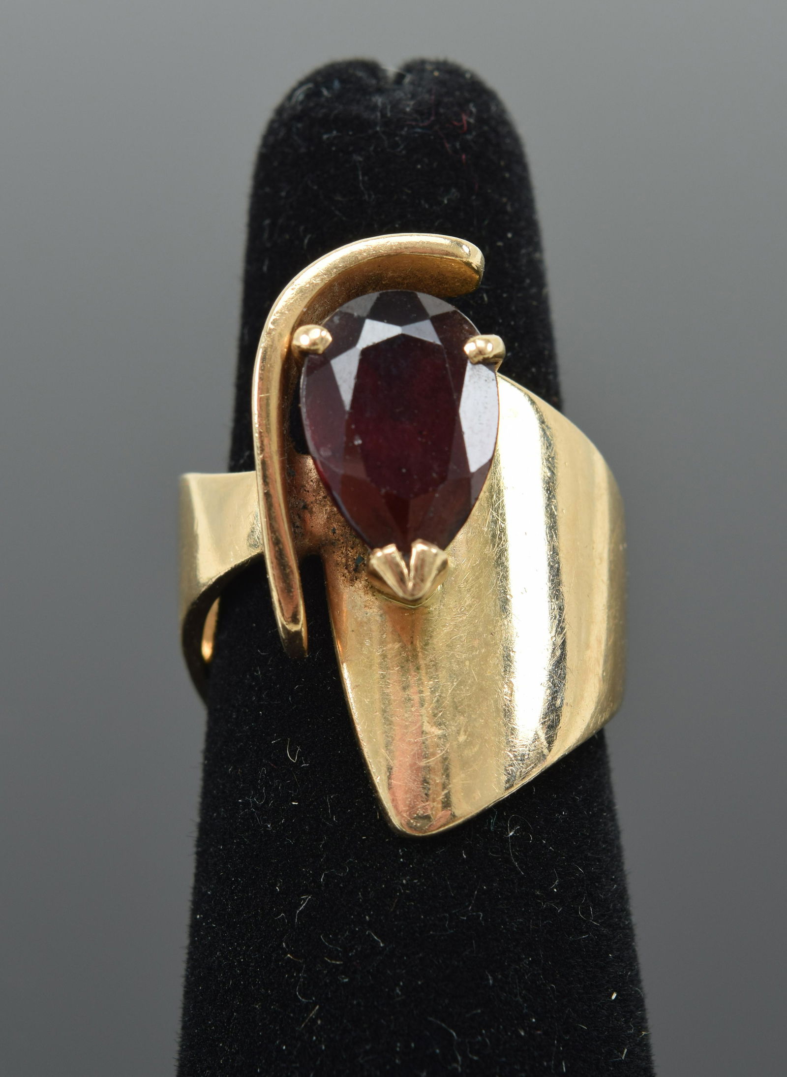 14K gold Garnet Modernist ring. Pear cut center stone. (1 of 7)