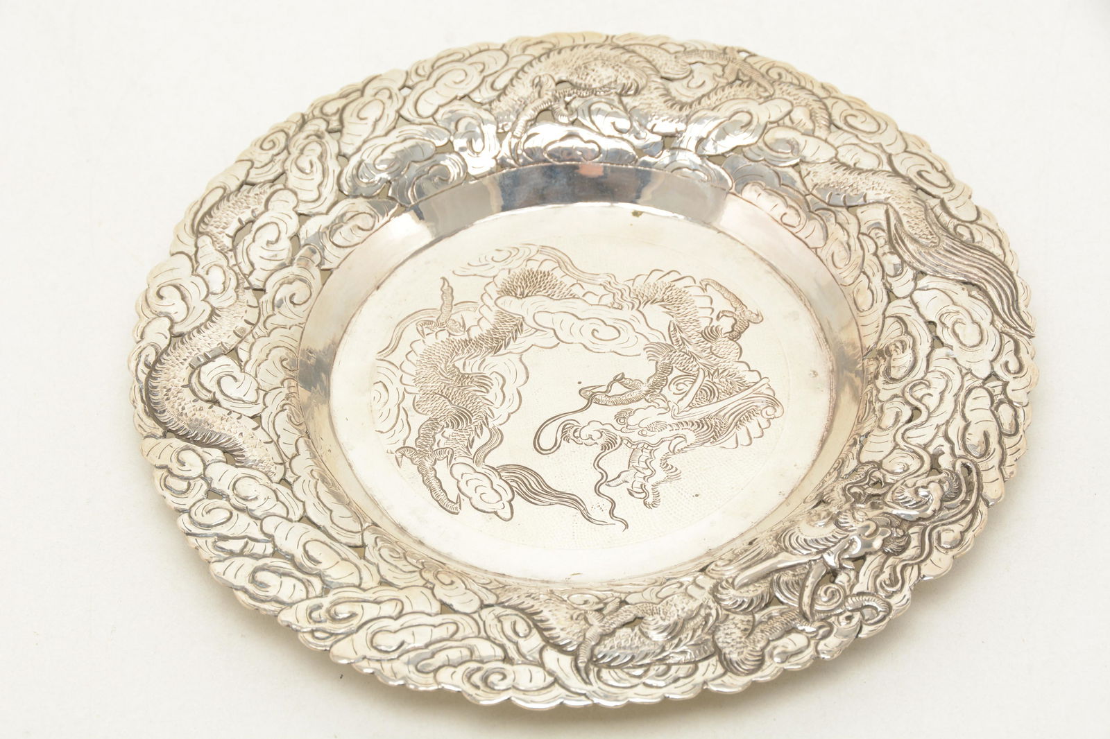 Chinese export silver dish with pierced rim dragon (1 of 9)