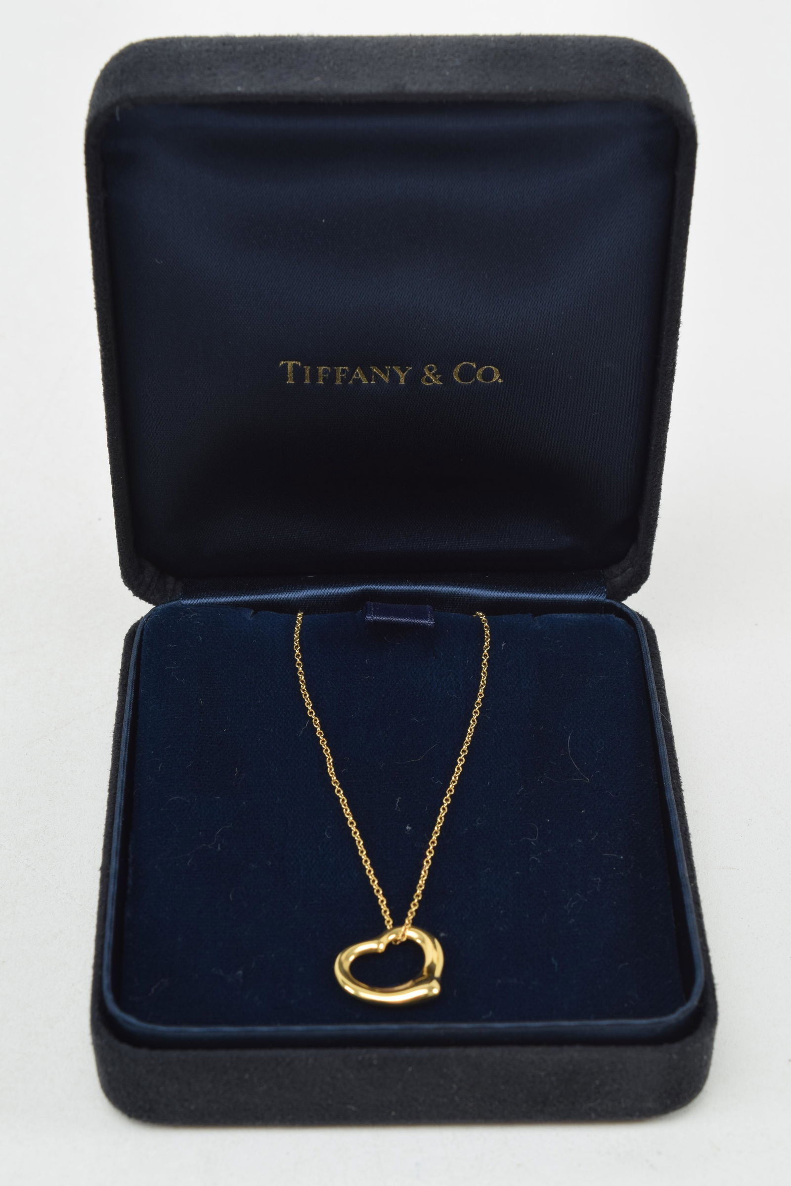 Tiffany & Co. 18K gold heart pendant necklace by Elsa (1 of 7)
