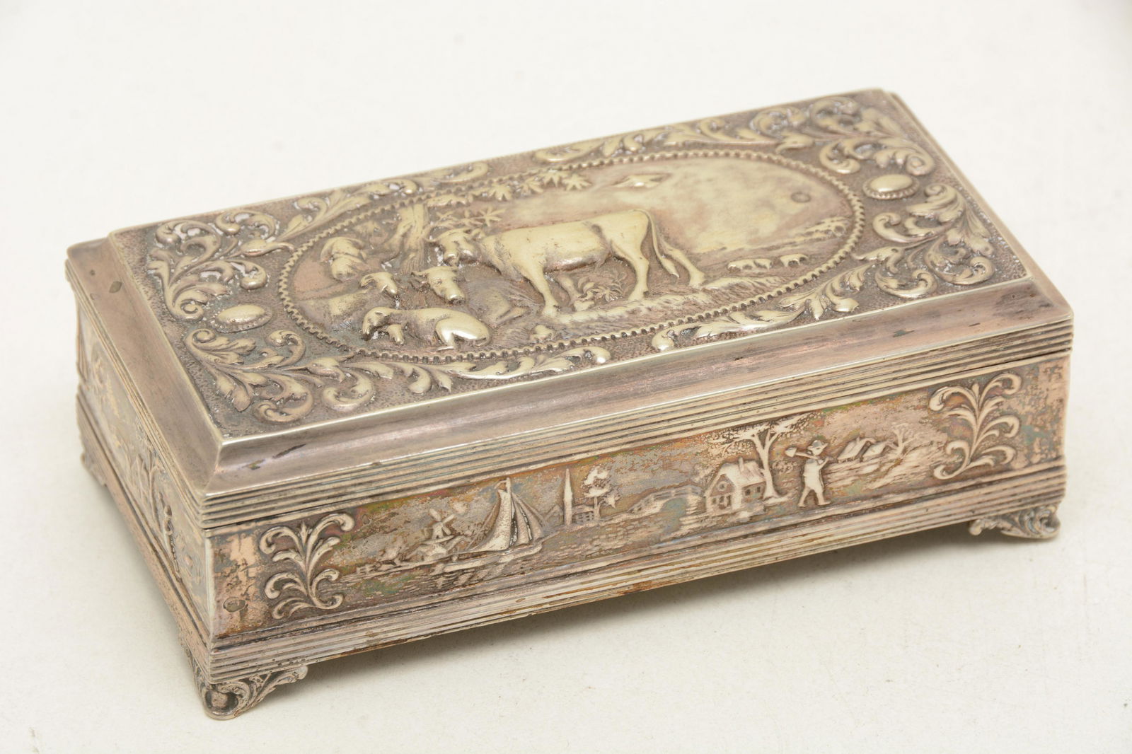 Dutch silver box with embossed scenes with cows, (1 of 11)