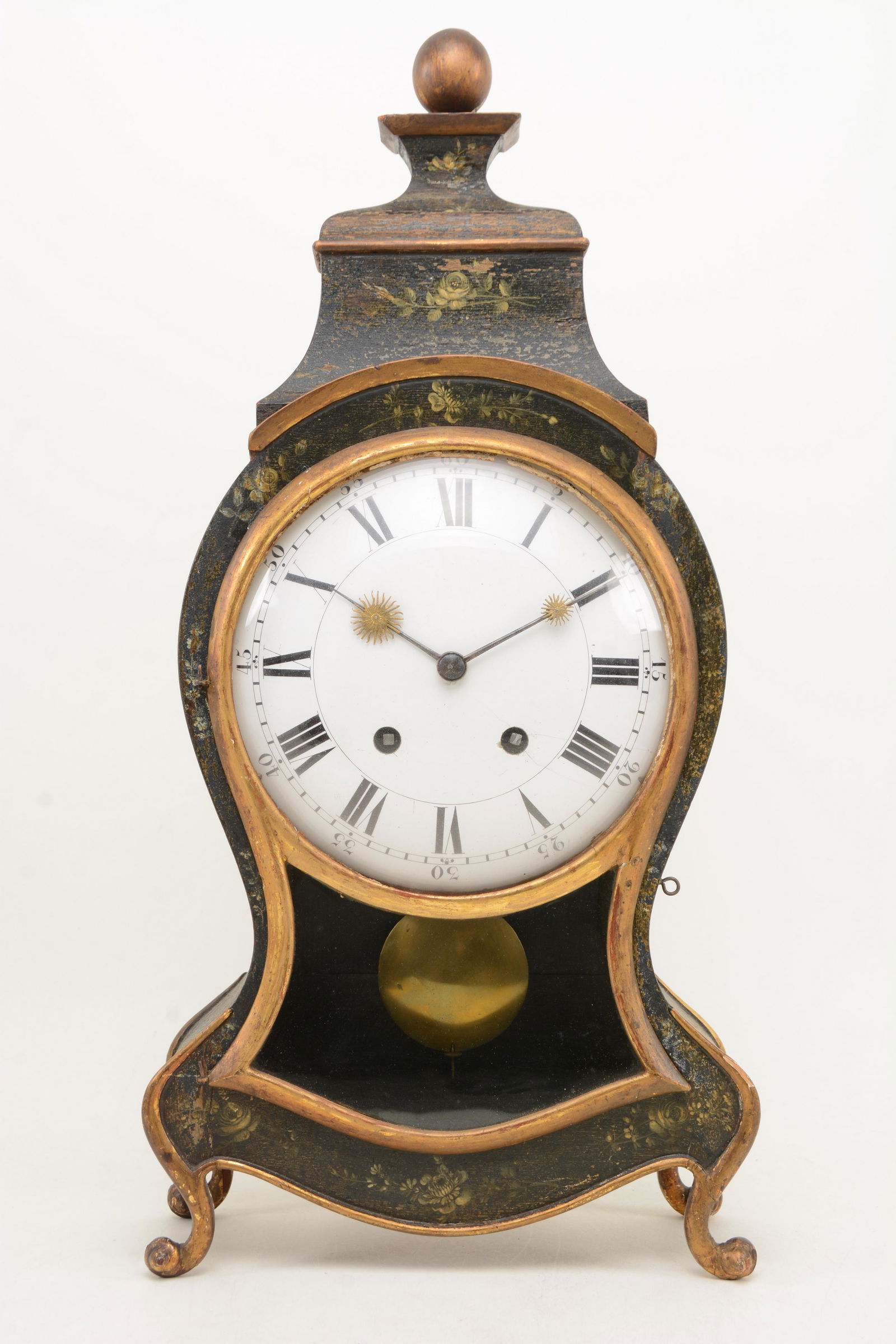 French painted bracket clock, mid-18th Century. Balloon (1 of 20)
