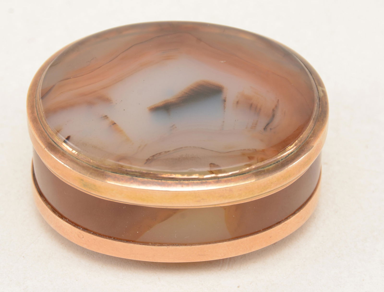 Gold mounted agate oval box. Semi-translucent stone (1 of 9)