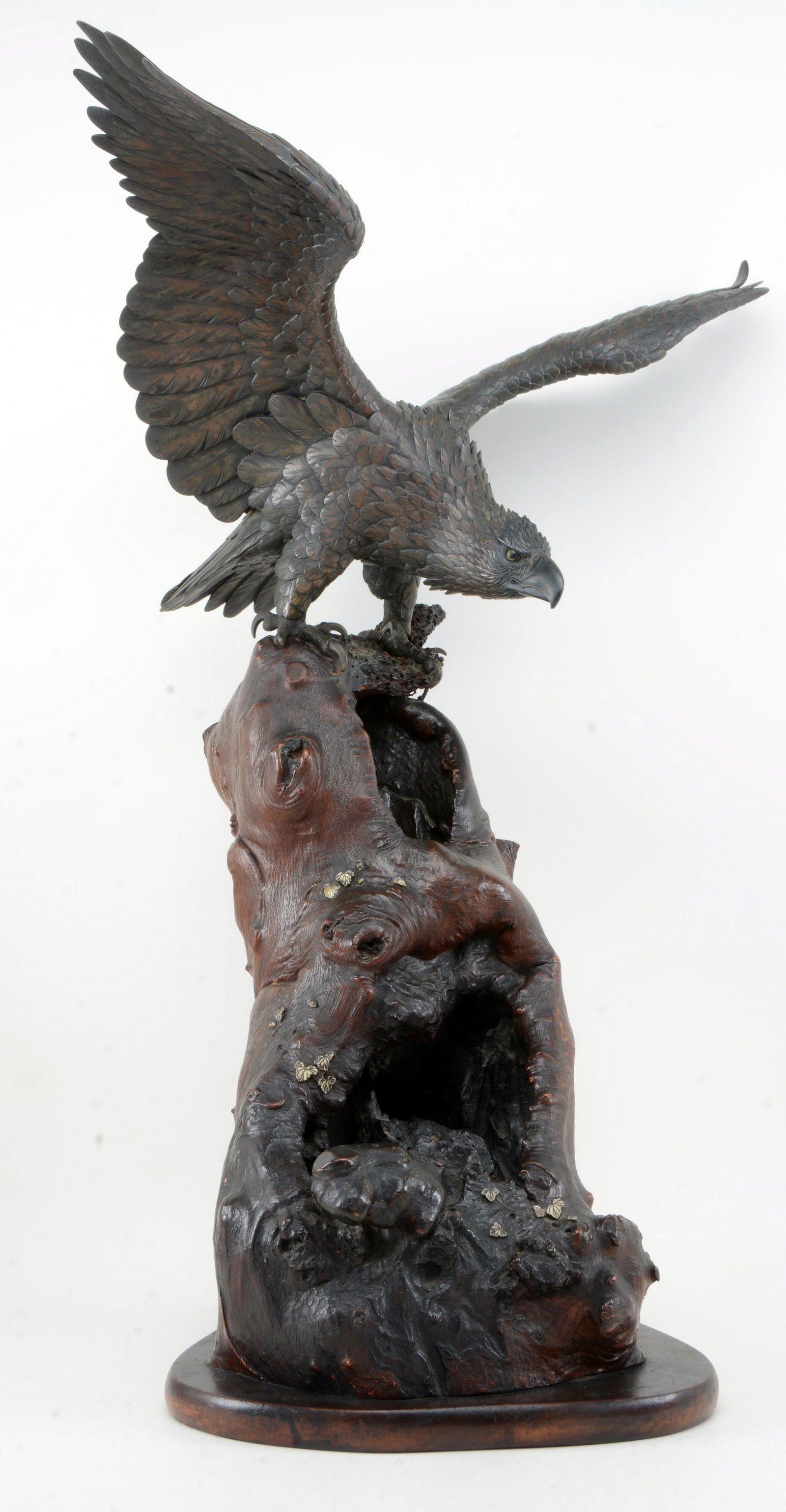 Large bronze eagle sculpture. Japan. Meiji period Jun 27, 2021