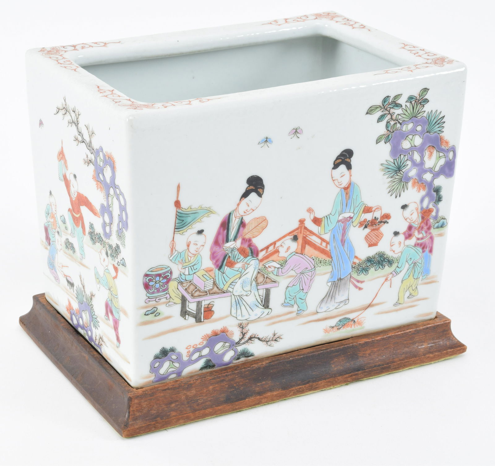 Porcelain jardiniere. China. Late 19th century. Square (1 of 8)