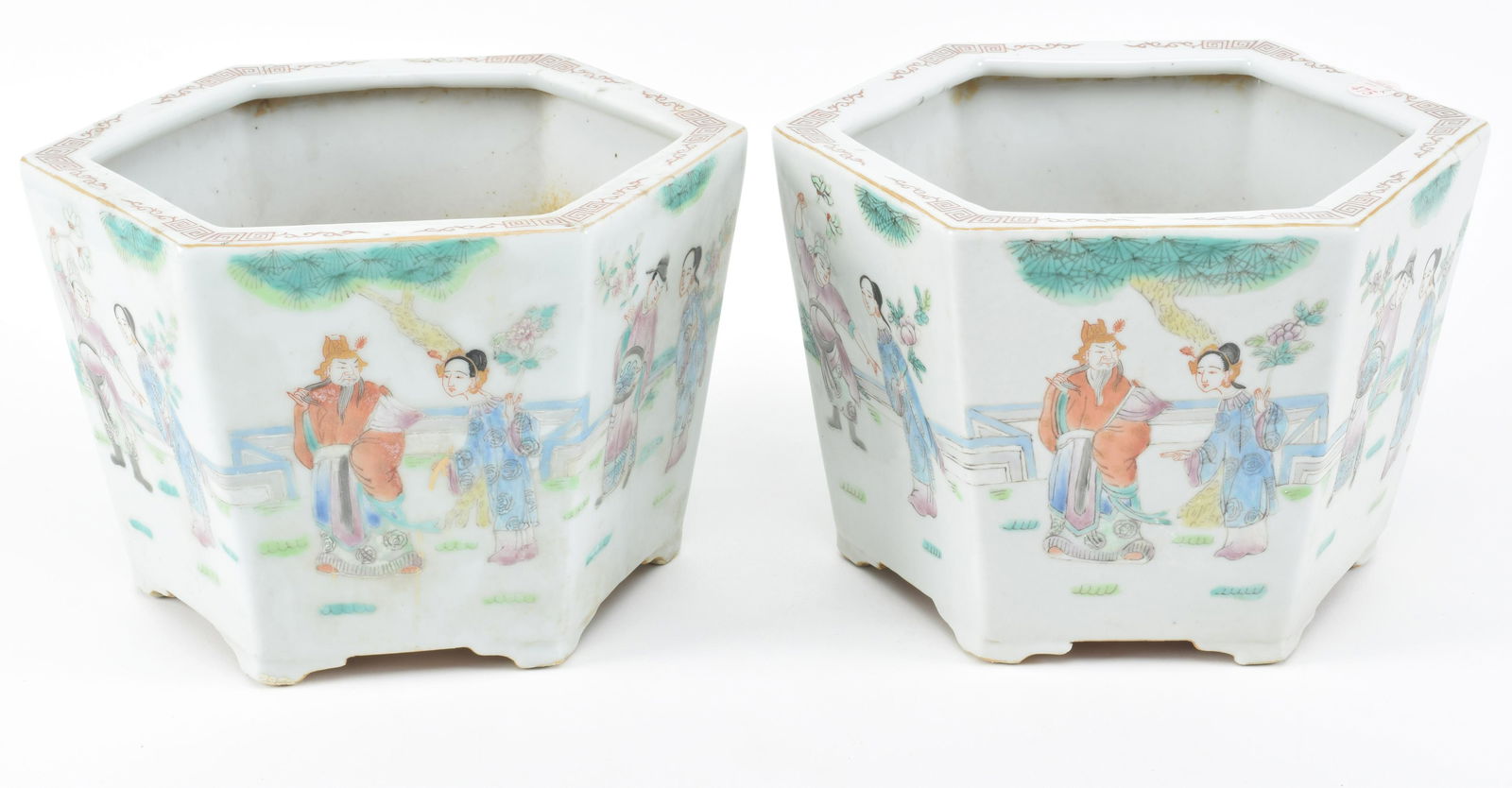 Pair of porcelain planters. China. 20th century. Footed (1 of 10)
