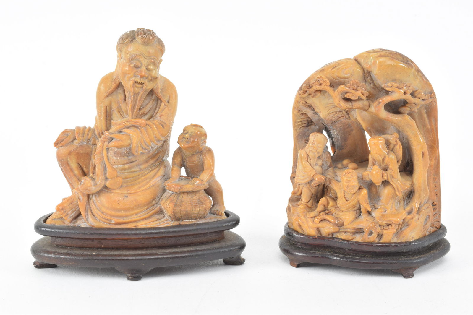Lot of 2 soapstone carvings. China. 19th century. (1 of 7)