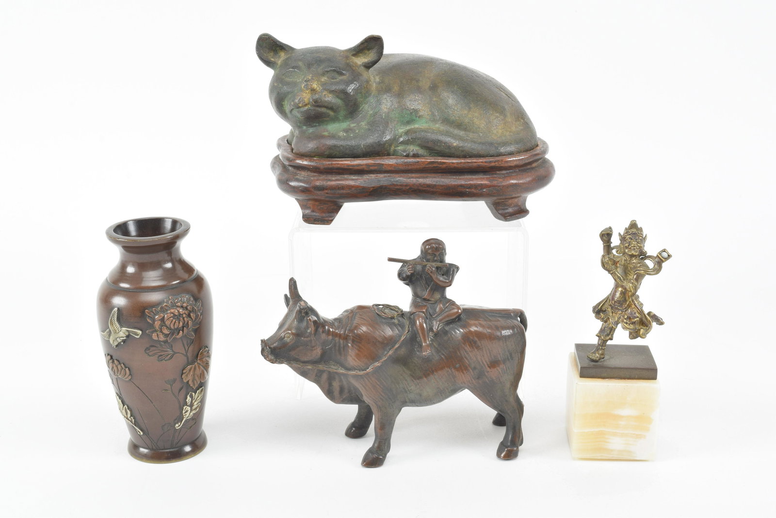 4 Asian bronze works. Including sleeping cat, water (1 of 10)