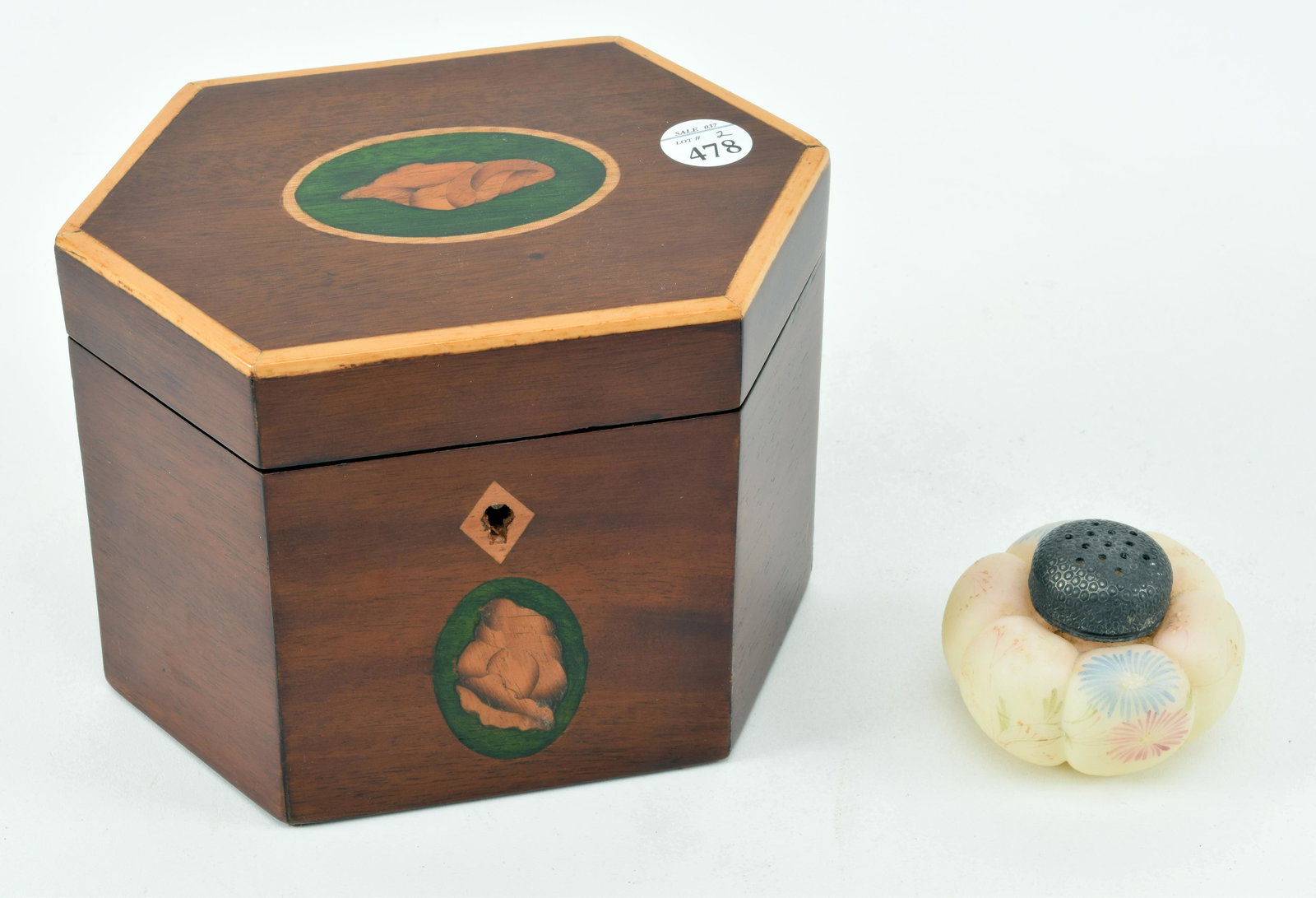 Mahogany inlaid tea box with seashell motif, interior (1 of 10)