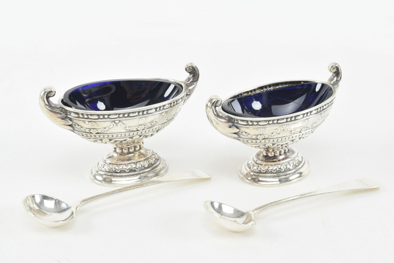 1906 Birmingham English sterling silver salt cellars (1 of 8)