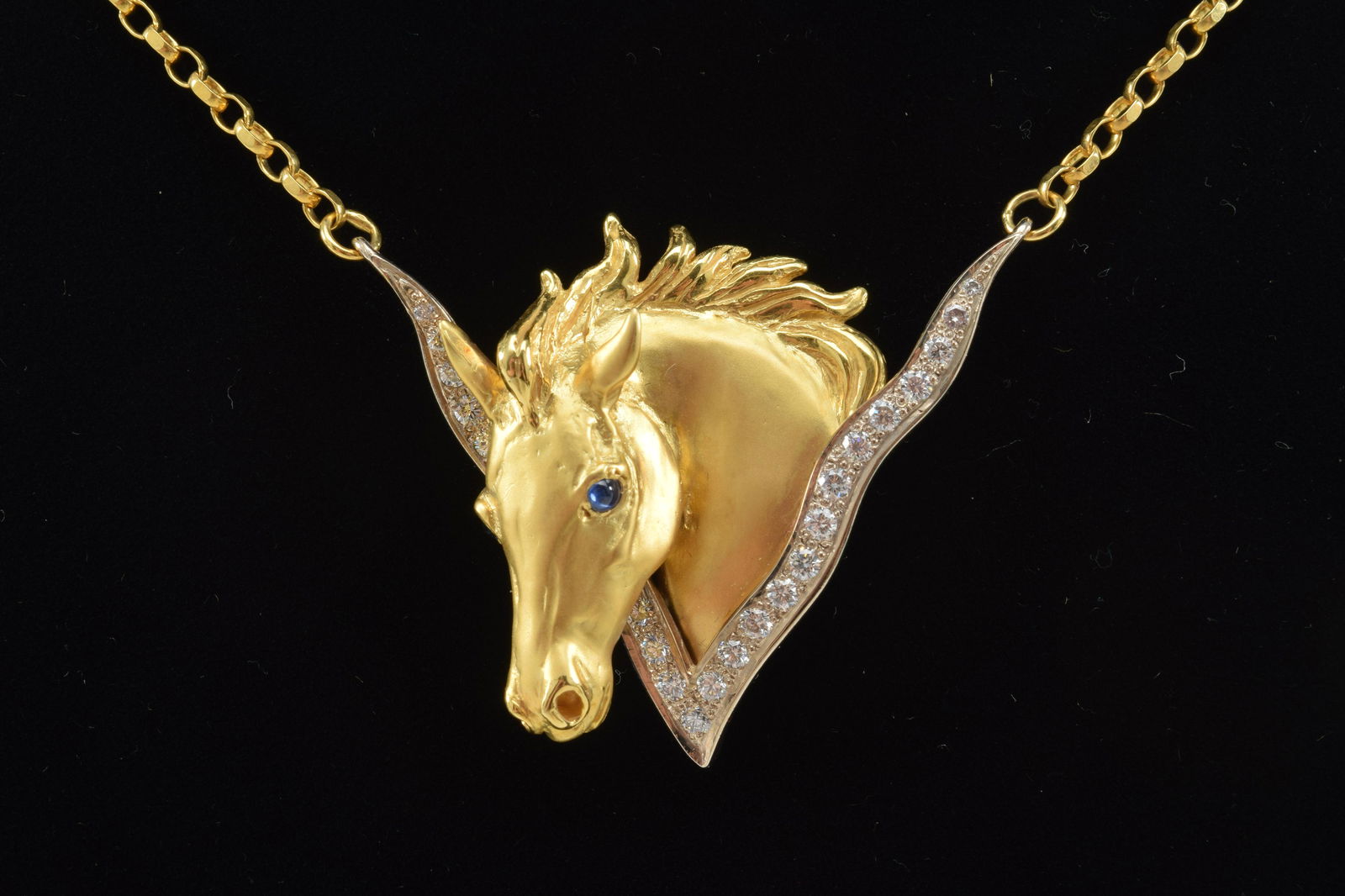 18K yellow and white gold diamond horse head pendant (1 of 6)