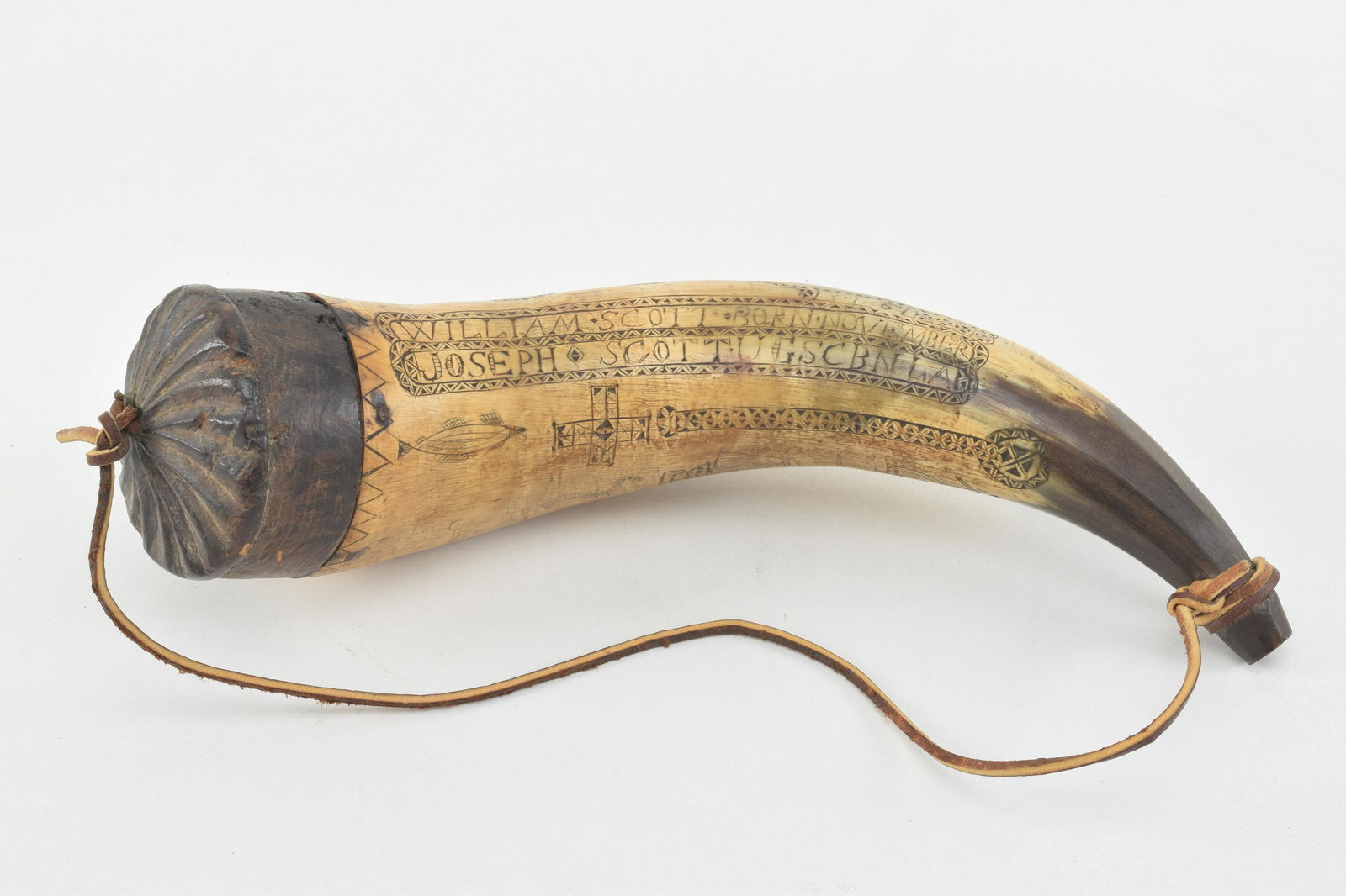 Scrimshawed powder horn with decoration of a clipper (1 of 7)
