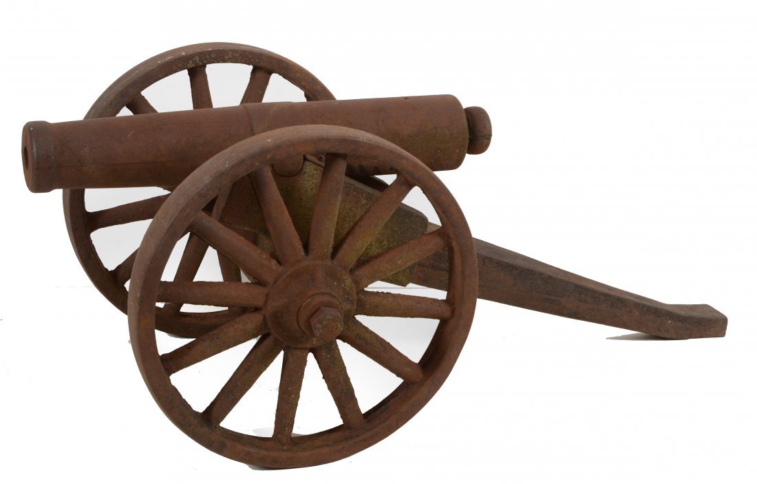Antique cast iron Civil War style cannon and carriage. (1 of 9)