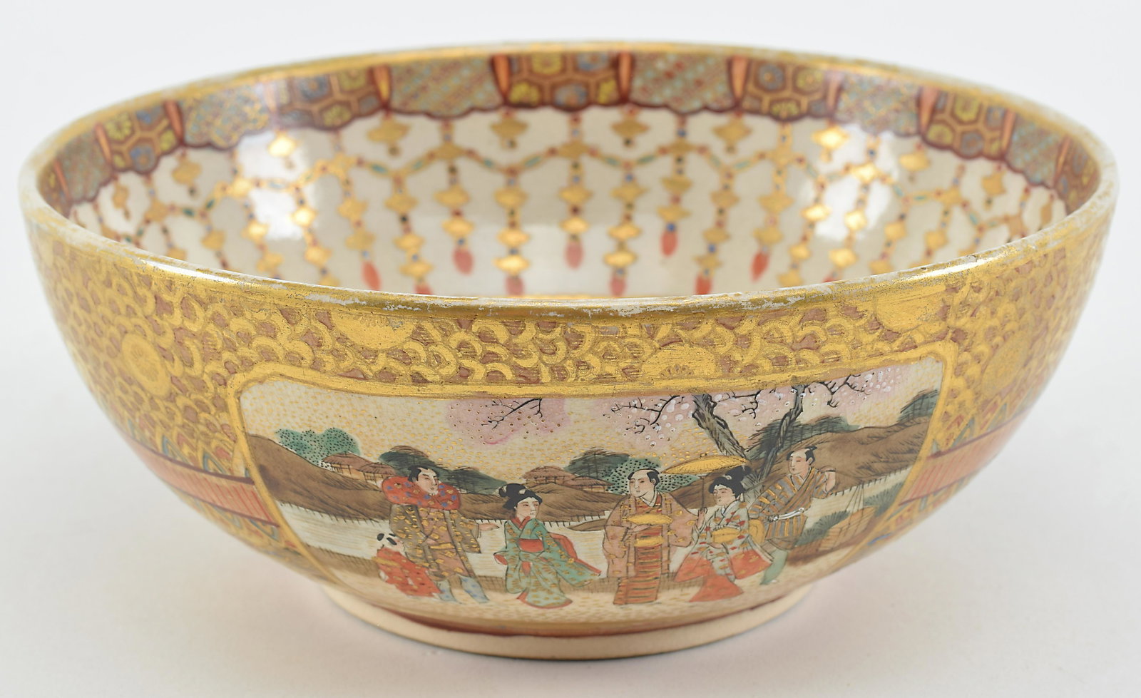 Satsuma bowl. Japan. Meiji period (1868-1912). 7.25in: Satsuma bowl. Japan. Meiji period (1868-1912). 7.25in diameter.