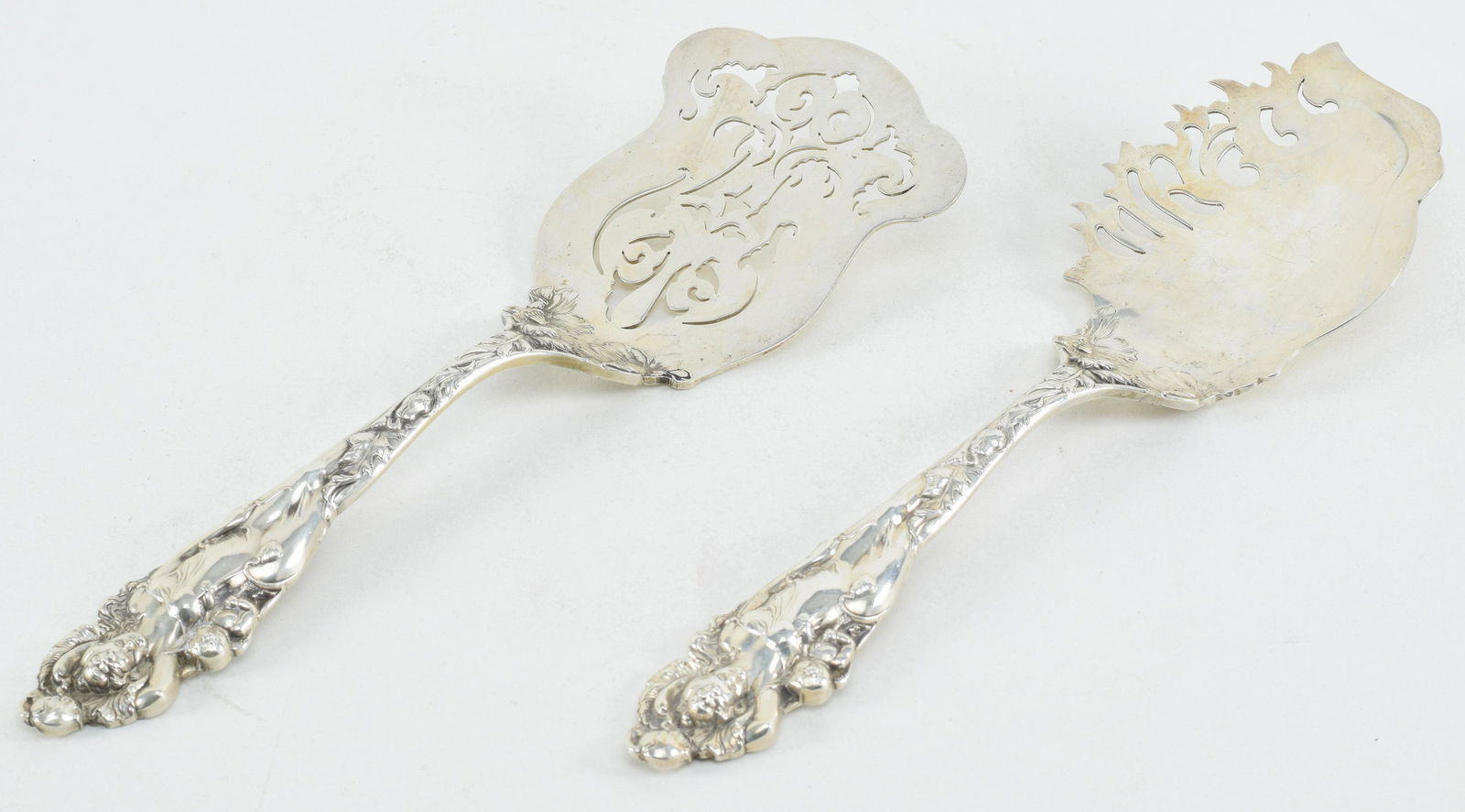 Reed and Barton. "Love Disarmed" sterling silver large (1 of 7)