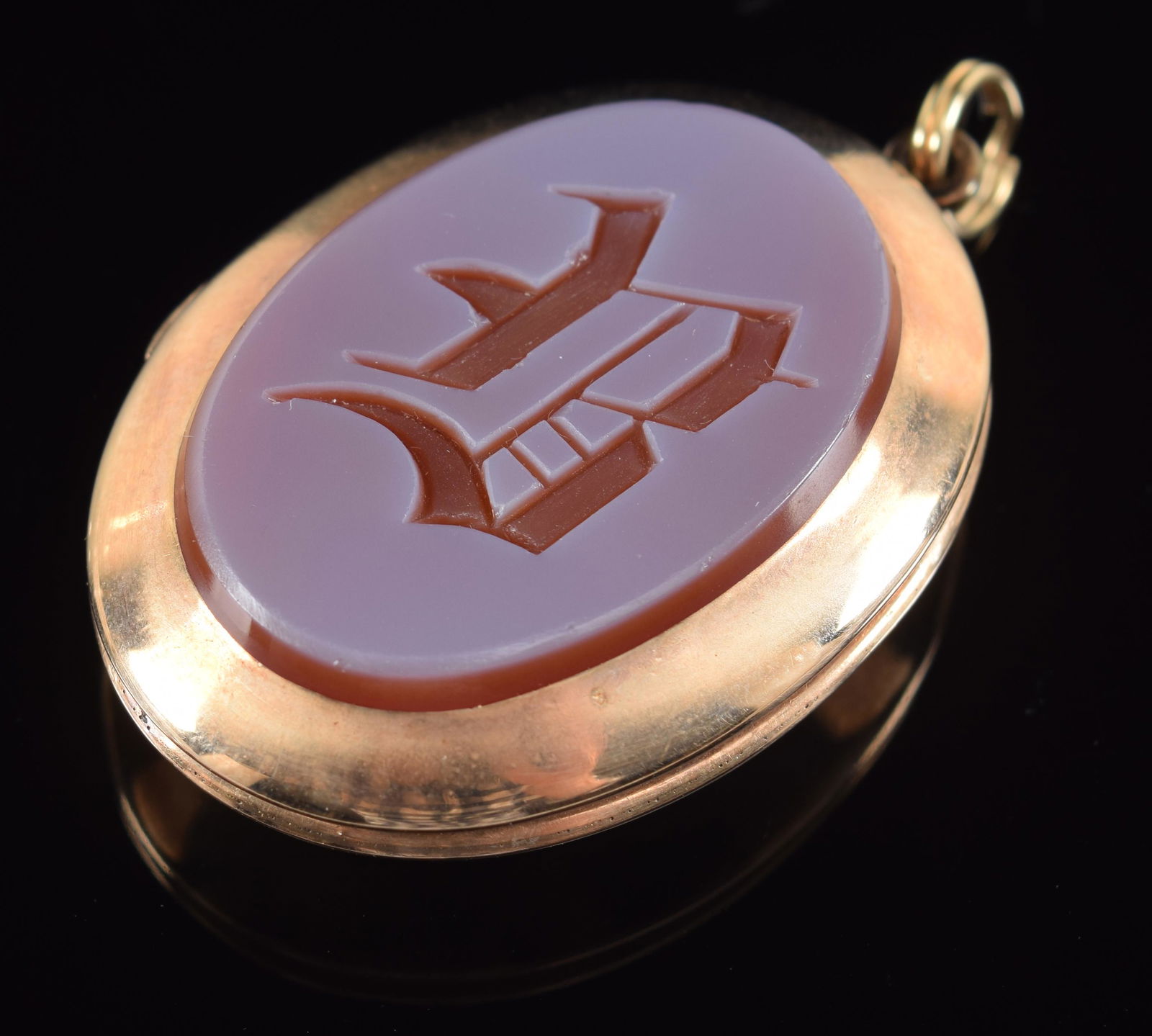 14K gold and carved agate Sardonyx double sided locket. (1 of 6)