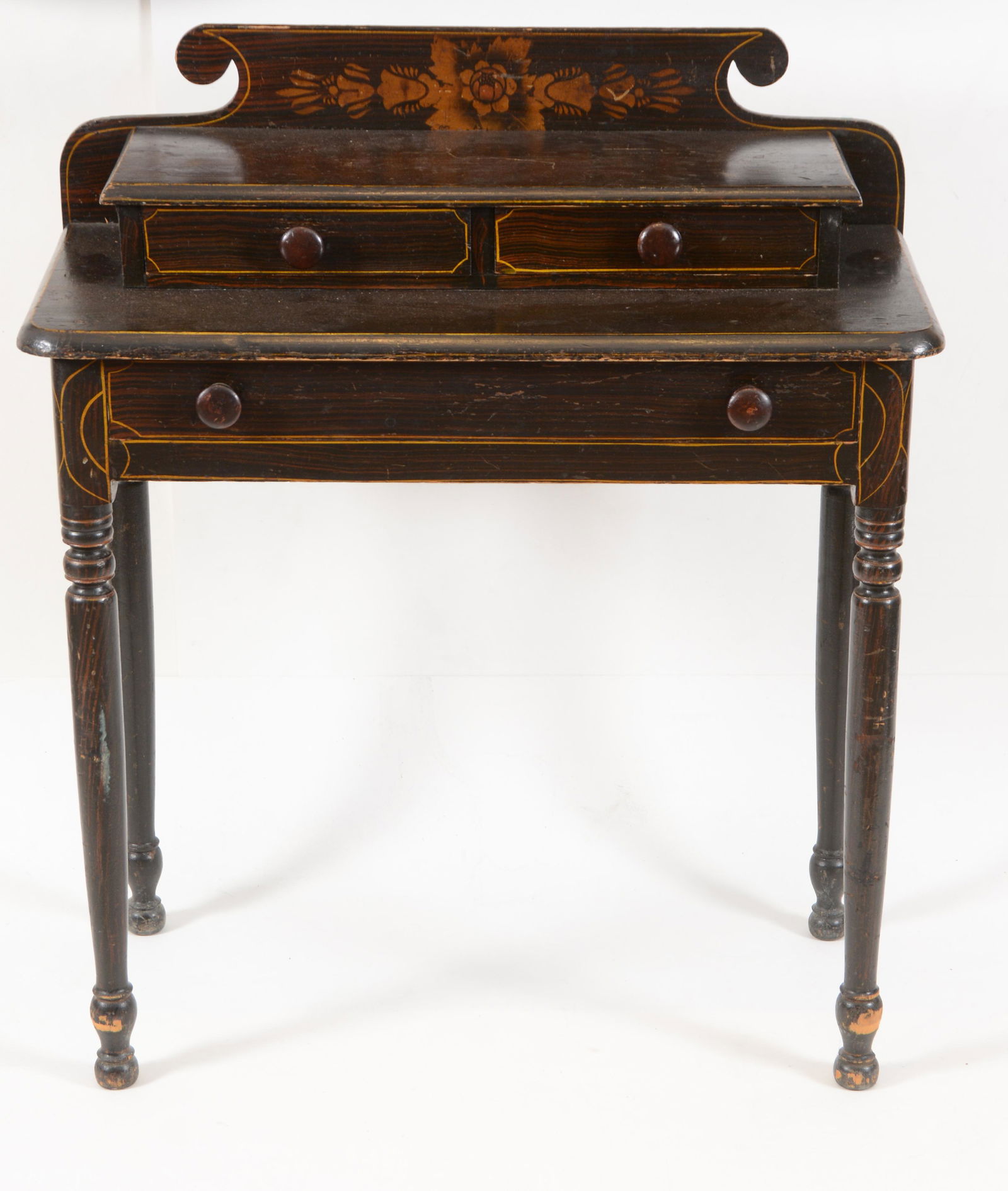Sheraton graid painted dressing table. Circa 1830. (1 of 5)