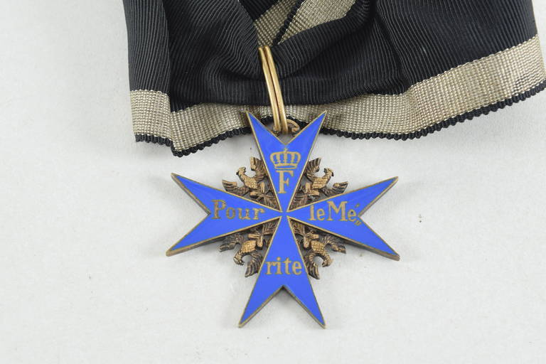 WWI Imperial German Pour le Merite Blue Max medal. Blue (#0377A) on Dec