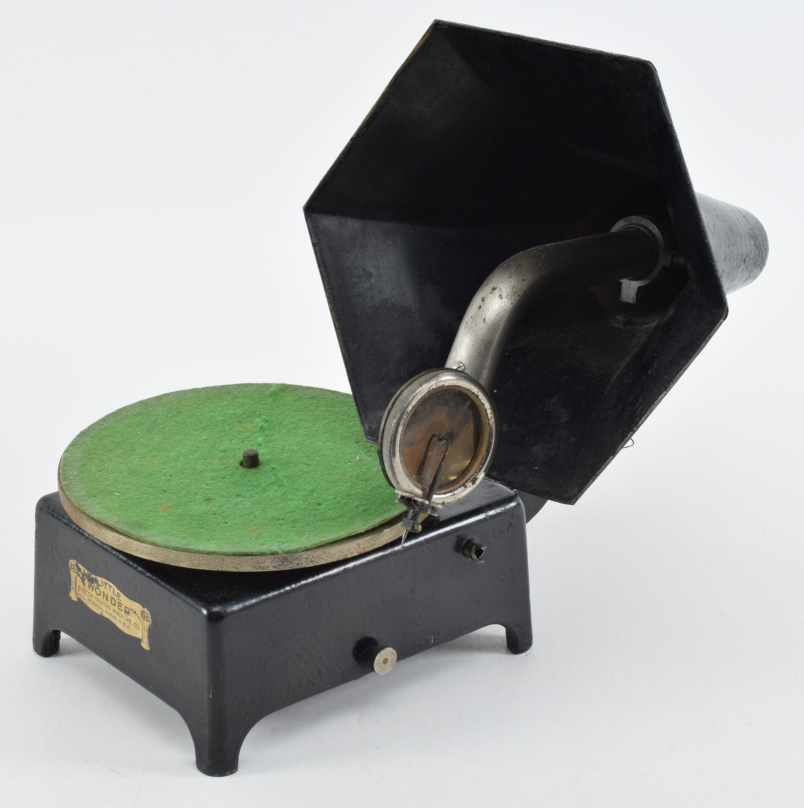 Little Wonder phonograph. Boston Talking Machine Co. (1 of 6)