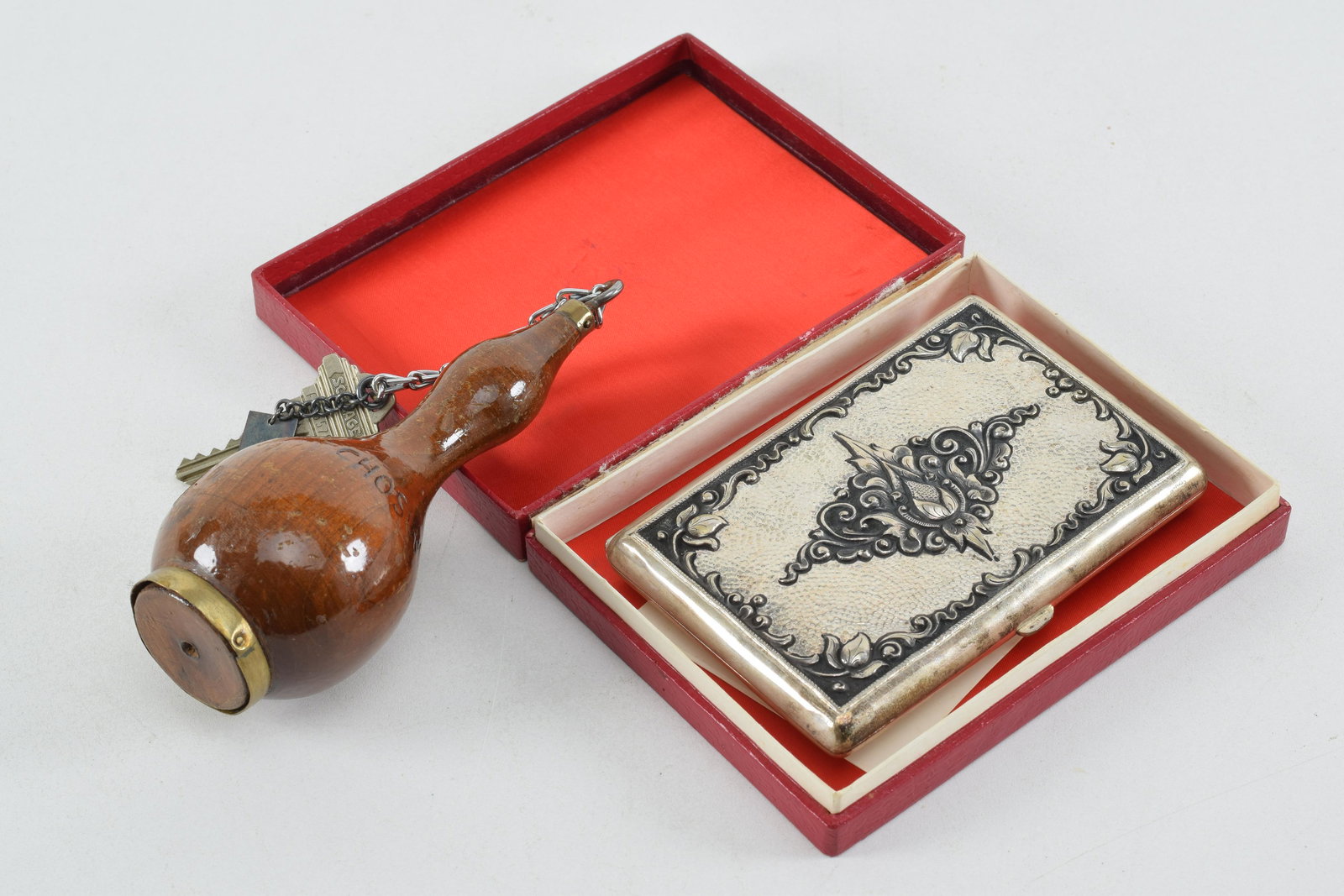 Indonesian 850 silver repousse cigarette case together (1 of 8)