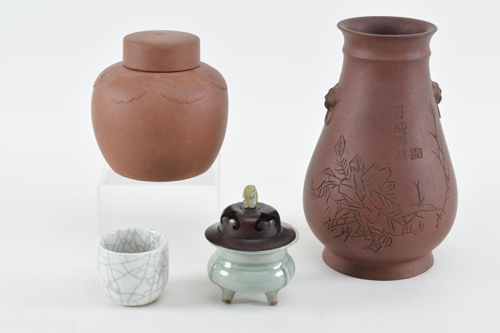 4 pieces of Chinese ceramics. 1) Yixing covered jar (1 of 10)