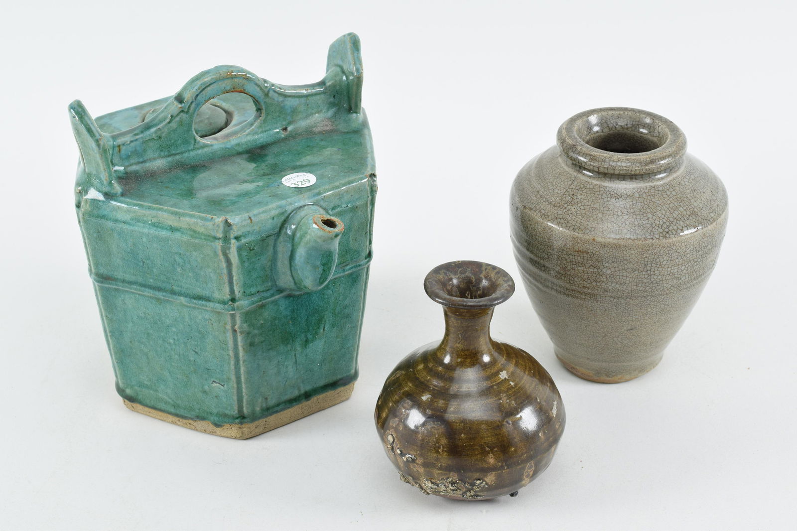 Lot of 3 ceramics. Early Swankalok jar, green glazed (1 of 6)