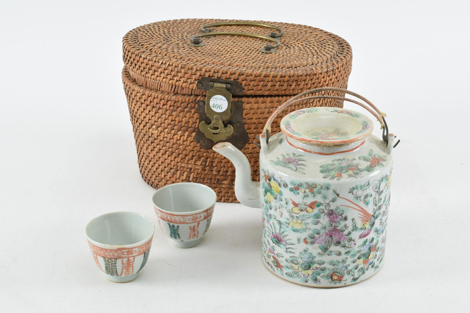 Antique Chinese famille rose decorated porcelain teapot (1 of 8)