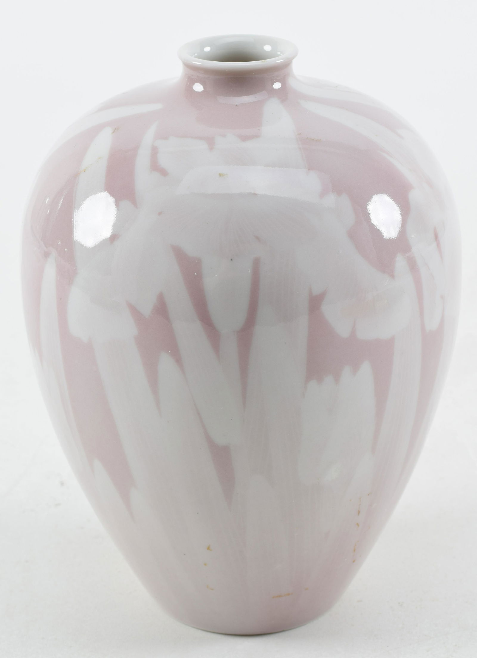 Porcelain vase, signed Makuzu Kozan. Japan. Meiji period (1868-1912). Silhouetted iris flowers (1 of 6)