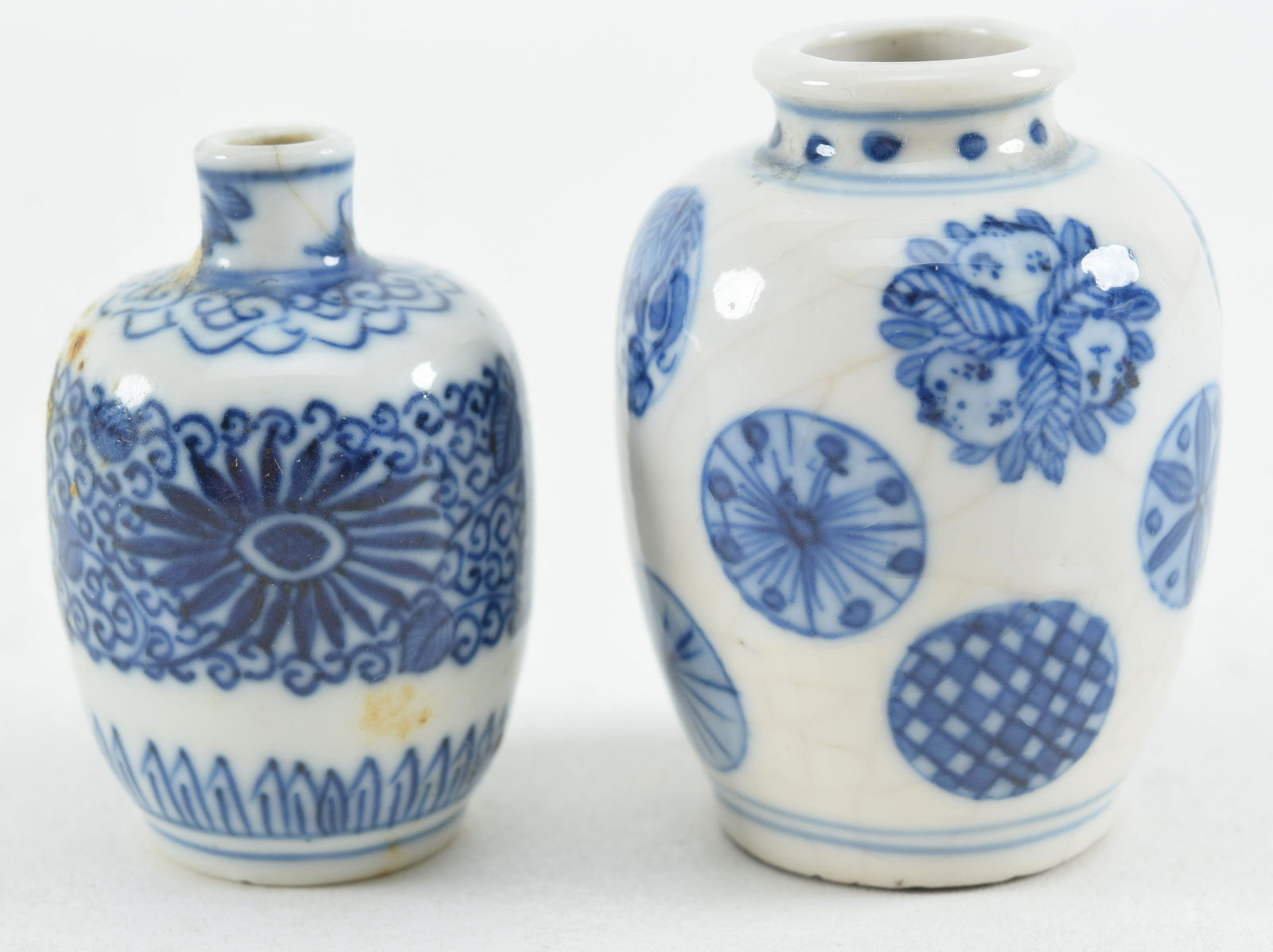 Lot of 2 underglaze blue porcelain snuff bottles. 2 and 1.75in. (1 of 5)