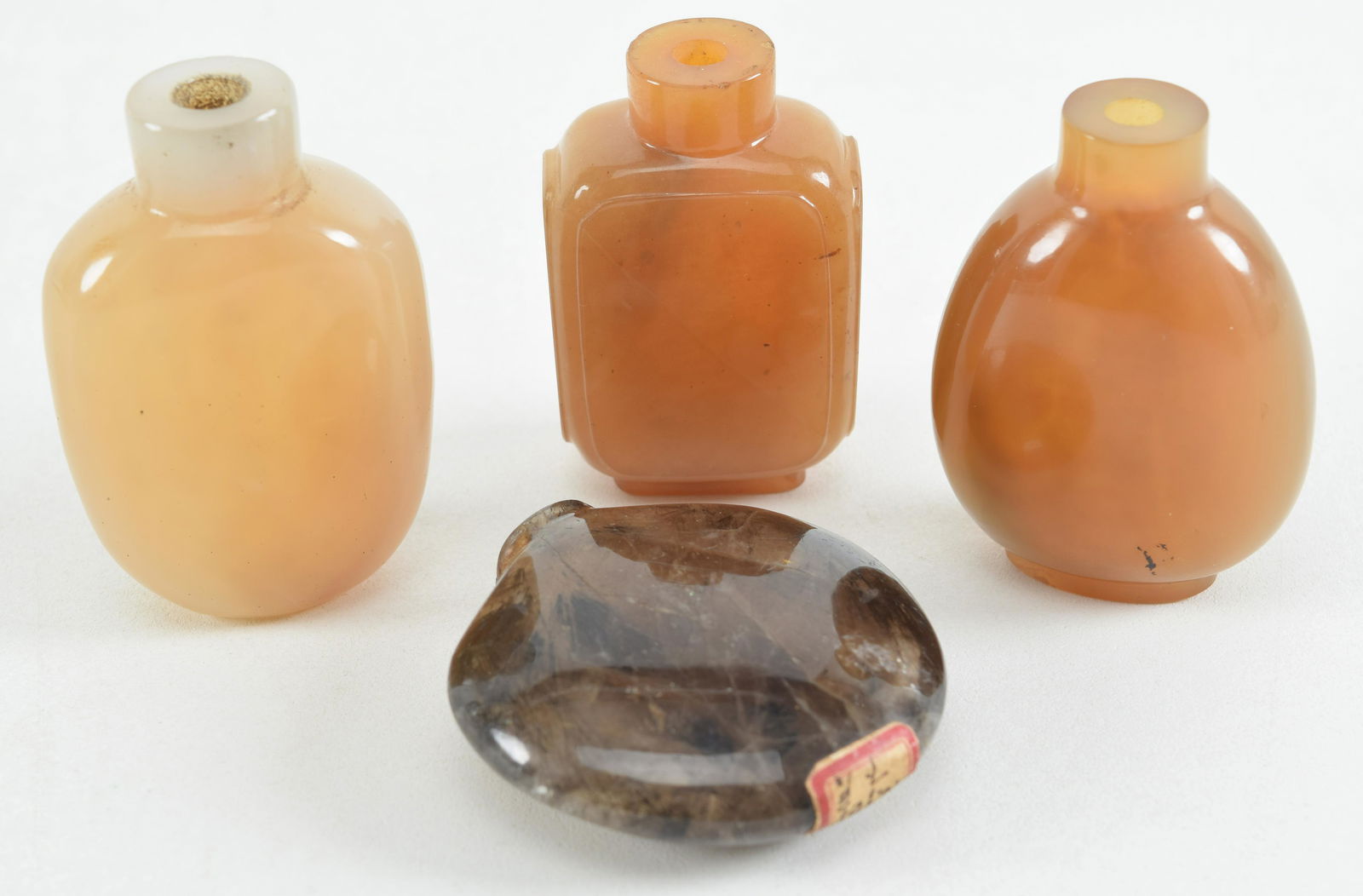 4 snuff bottles. China. 19th century. Agate. Plain surfaces. 2in. (1 of 7)