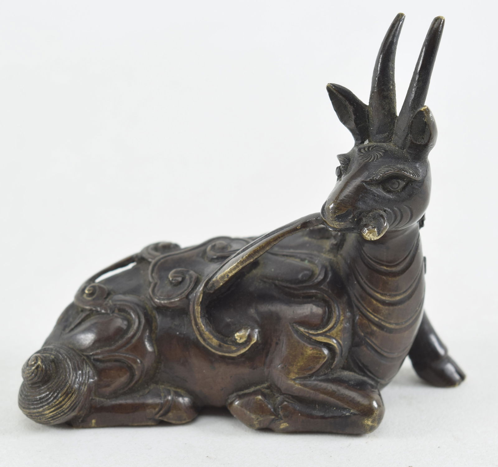 Fine detail bronze deer paperweight. China. 18th century. Deer with Ling Chih tendrels. 2.5in (1 of 6)