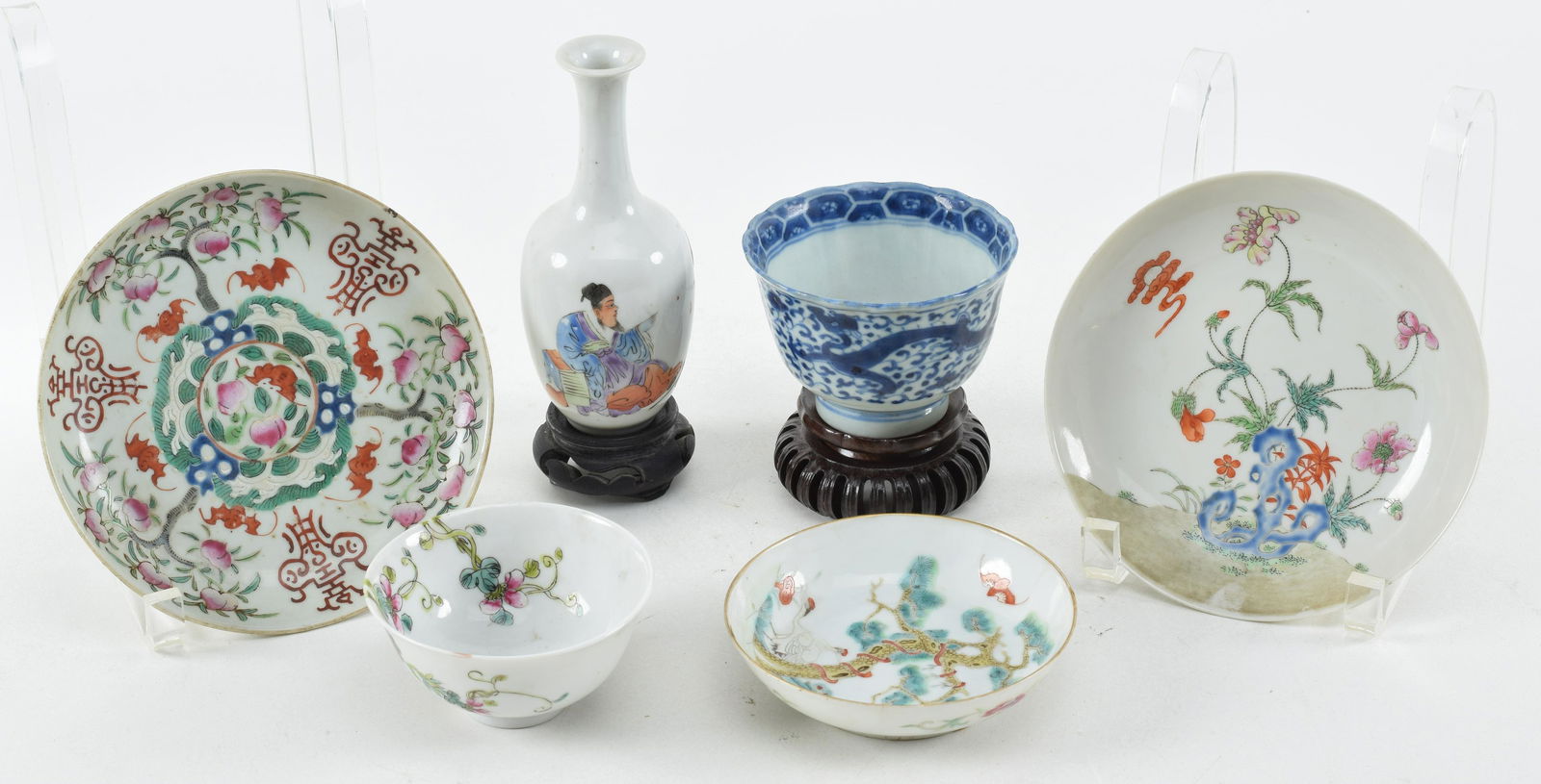 Lot of 6 porcelains. China. 19th century. To include: 3 saucers, 2 bowls and a vase. (1 of 14)