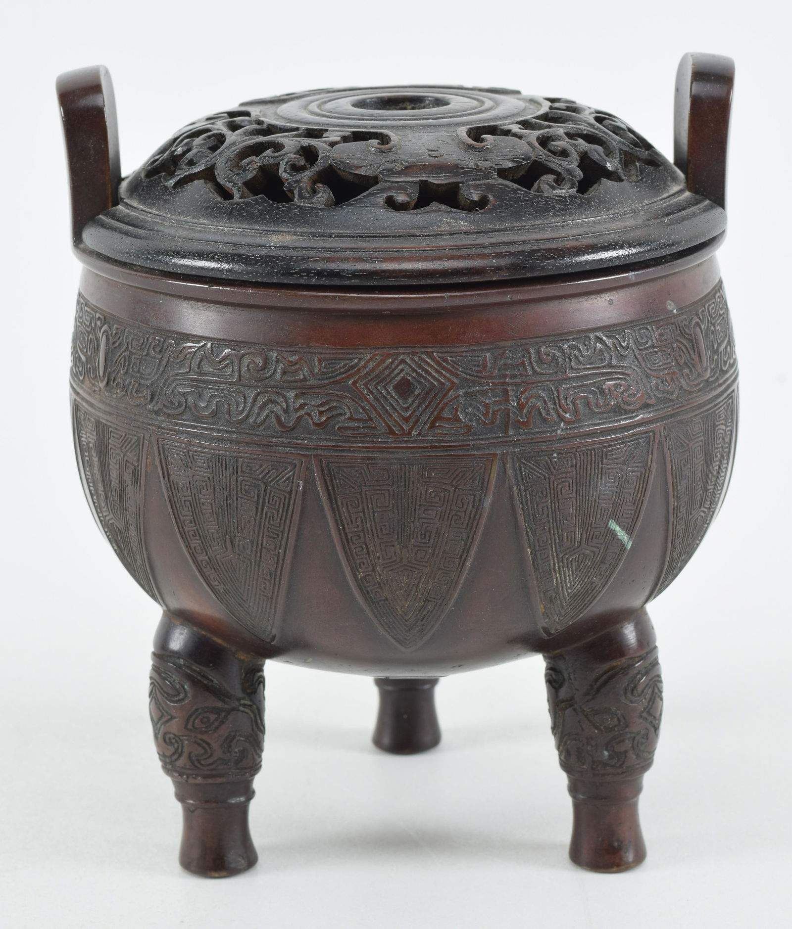 Bronze censor.China Ming period, Archaic â€œting â€œ form with cover (1 of 9)