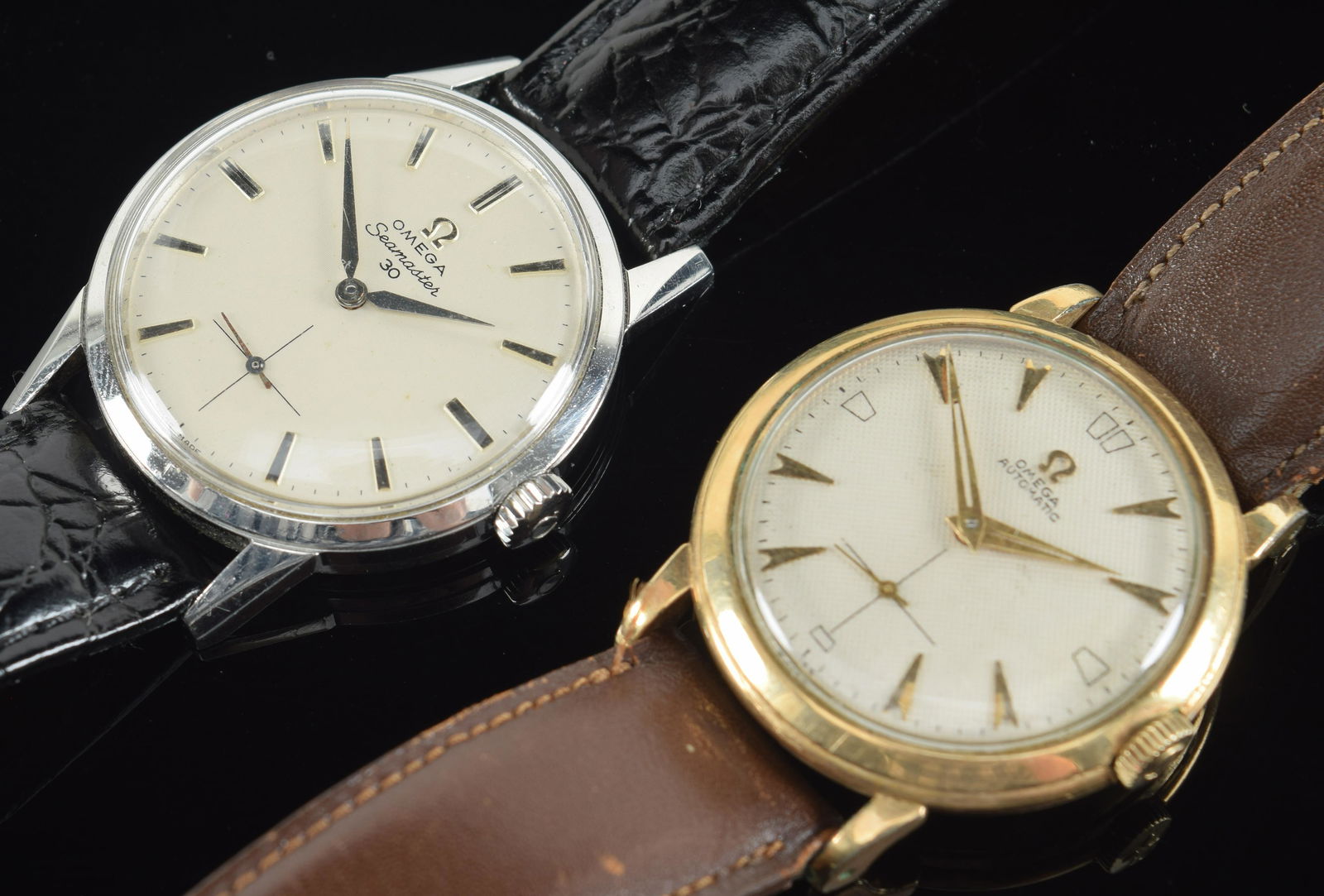 2 Omega vintage wristwatches. 1) Omega Seamaster 30. Running. 2) Omega automatic. running. Gold (1 of 7)