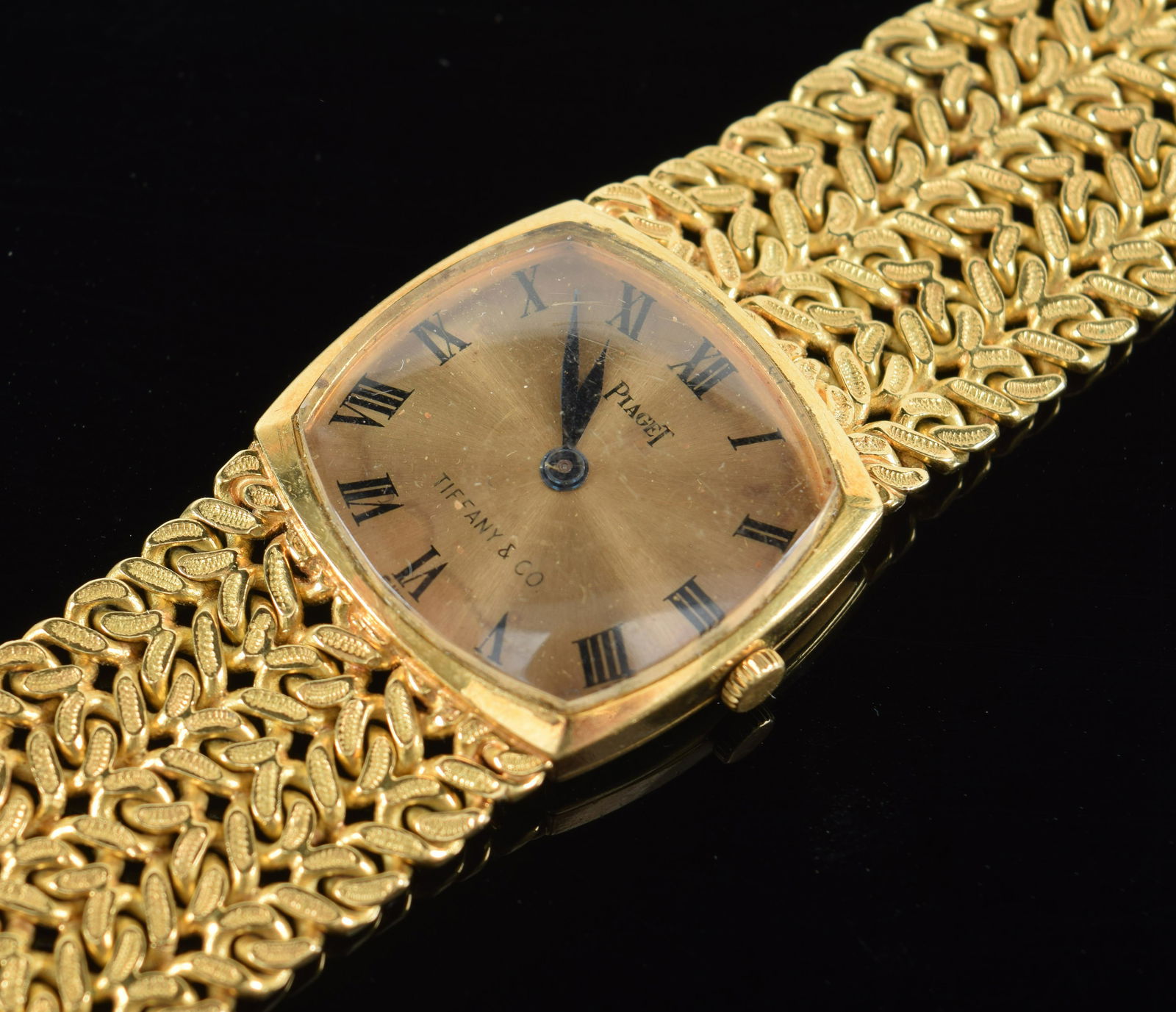 Tiffany & Co. Piaget 18K gold vintage wristwatch. Heavy gold band. Hallmarked on back of watch. (1 of 9)