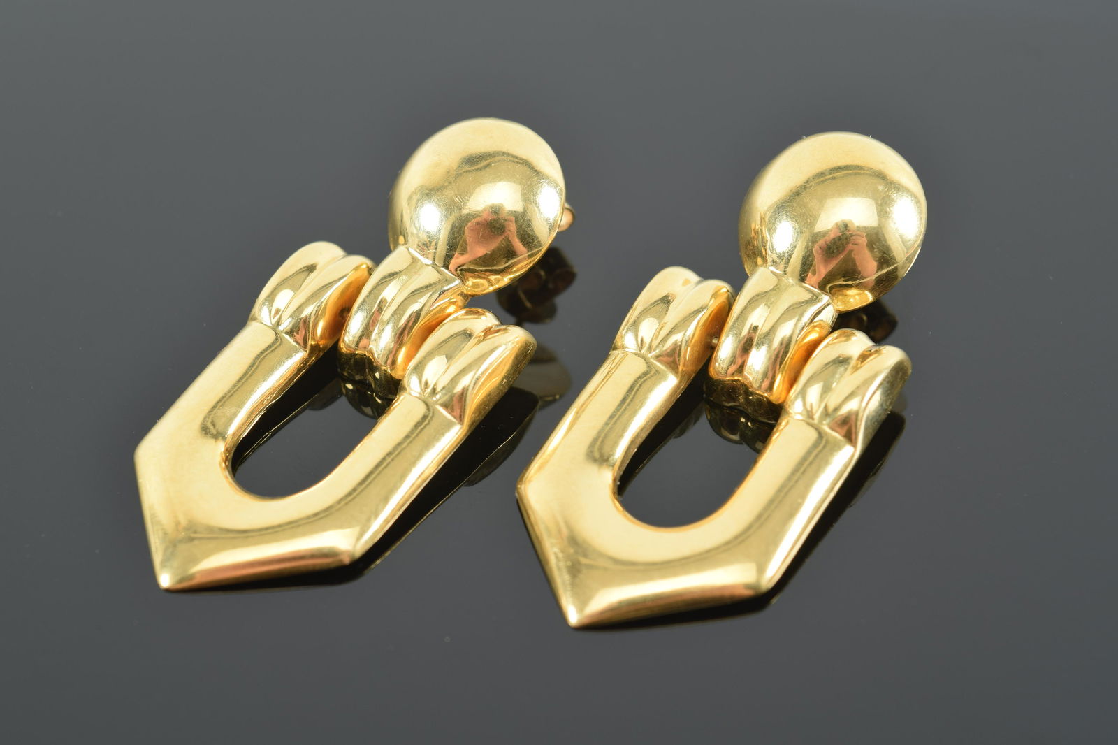 18K gold drop earrings. 1.75in long. Marked 750. 14.3 grams. (1 of 5)
