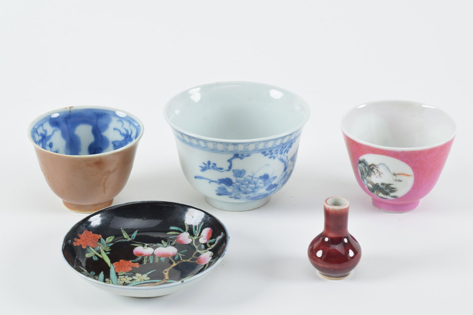 Lot of 5 Chinese porcelain items including blue and white Kang Xi style cup (marked on base), black (1 of 11)