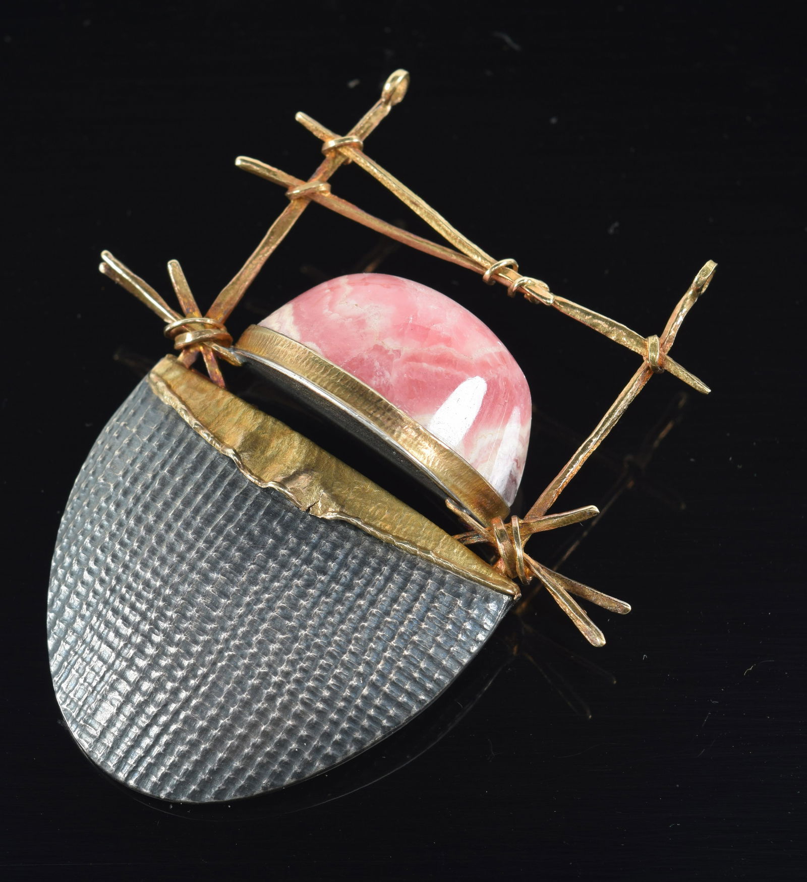 Carolyn Morris Bach 18K gold and sterling silver designer pendant. Beattle form agate mounted. (1 of 6)