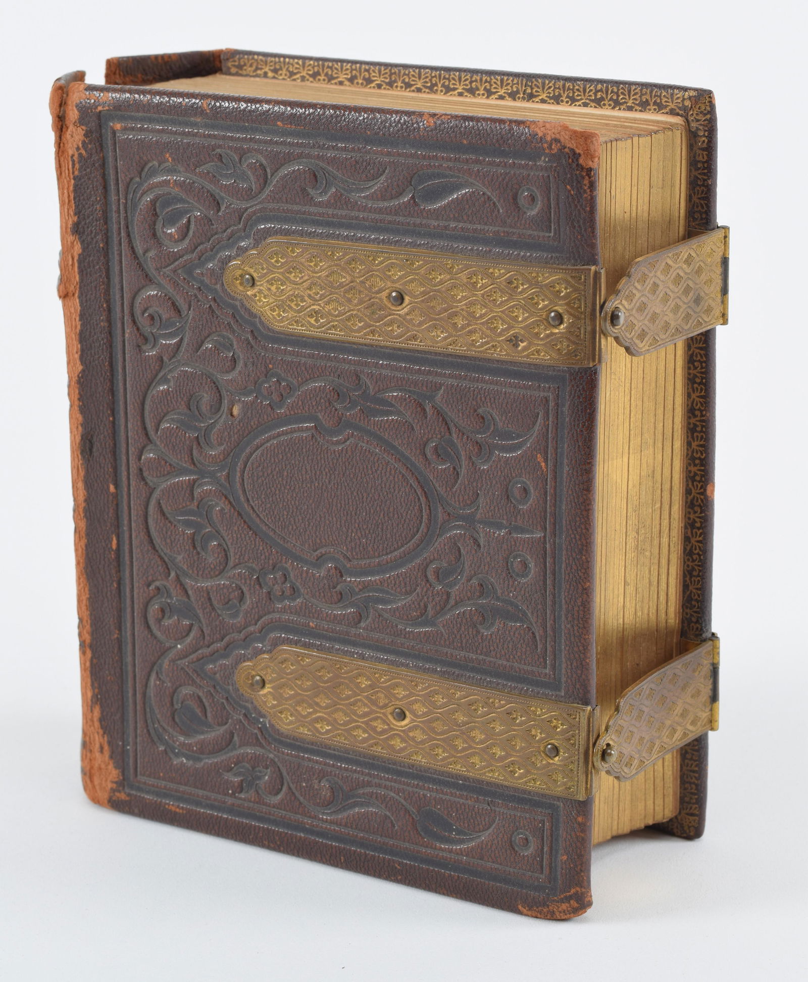 1860s CDV photograph album. Includes 27 photographs plus an image of Abraham Lincoln and 11 printed (1 of 15)