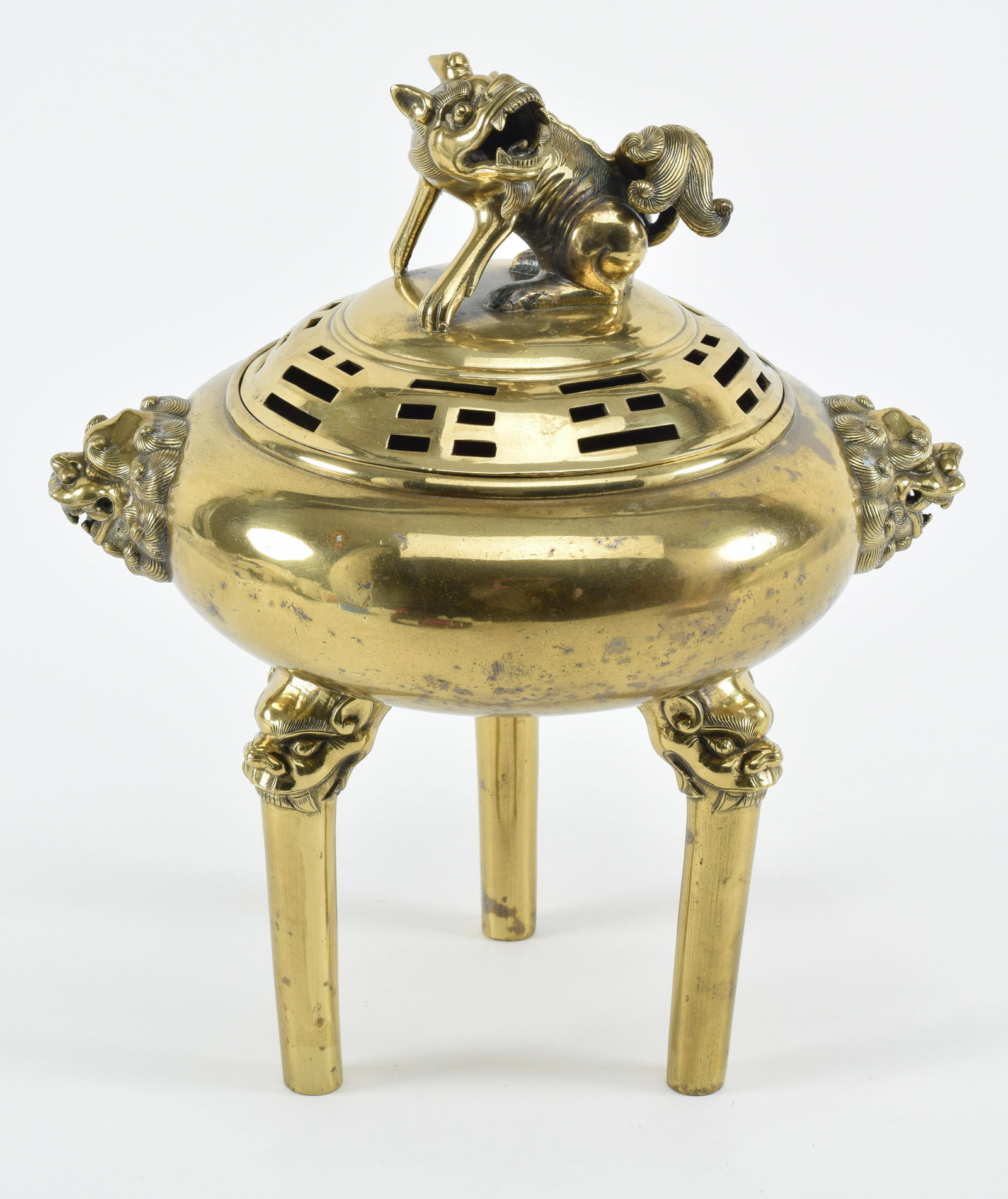 Bronze censer. Japan. Meiji period (1868-1912). Foo dog finials. 12 x 10in.: Bronze censer. Japan. Meiji period (1868-1912). Foo dog finials. 12 x 10in.